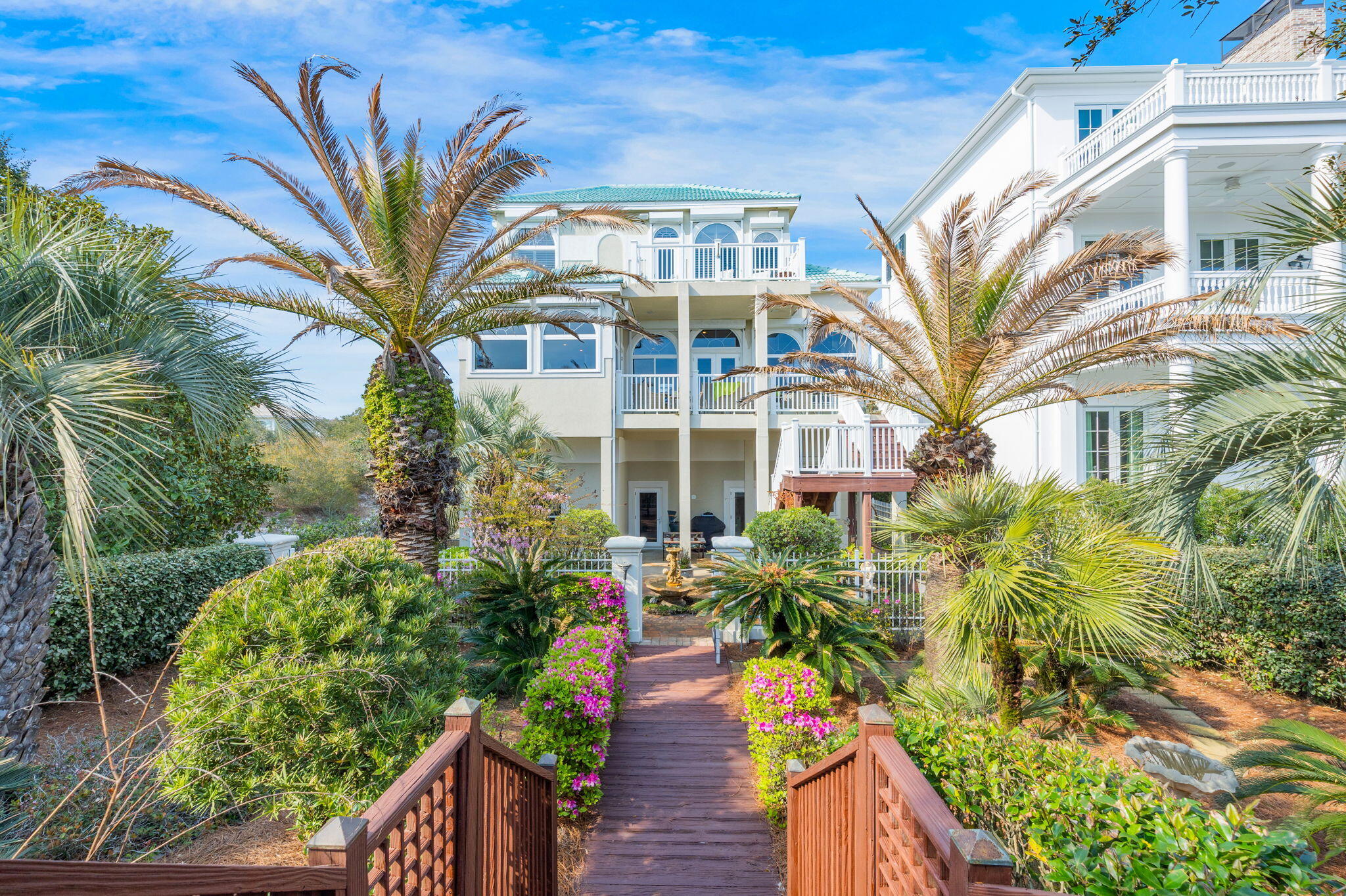 SECLUSION DUNES - Residential
