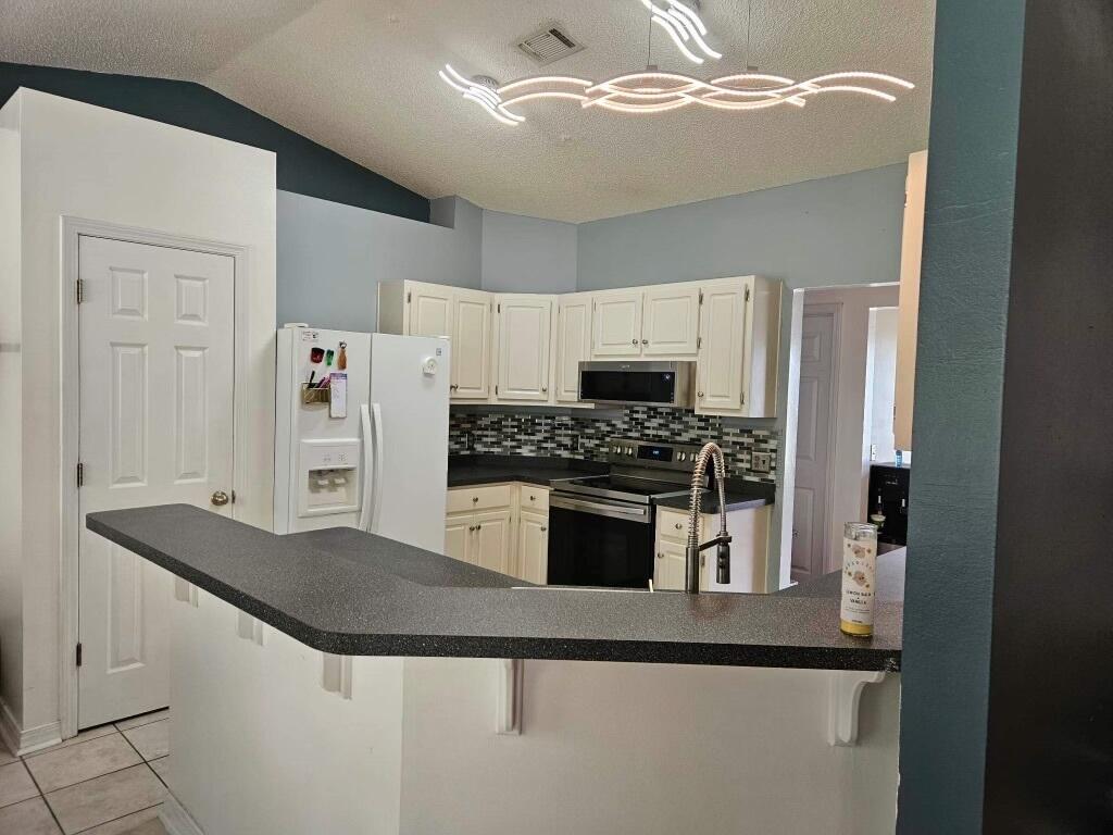 STEEPLECHASE PH 2 - Residential Lease