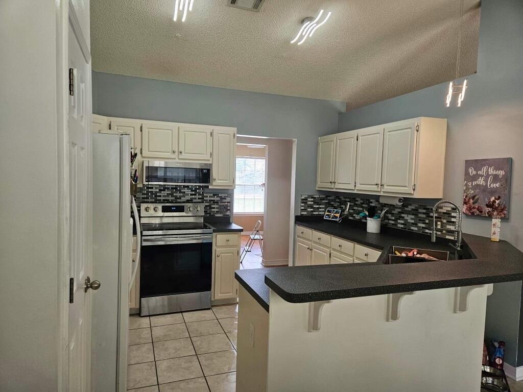 STEEPLECHASE PH 2 - Residential Lease