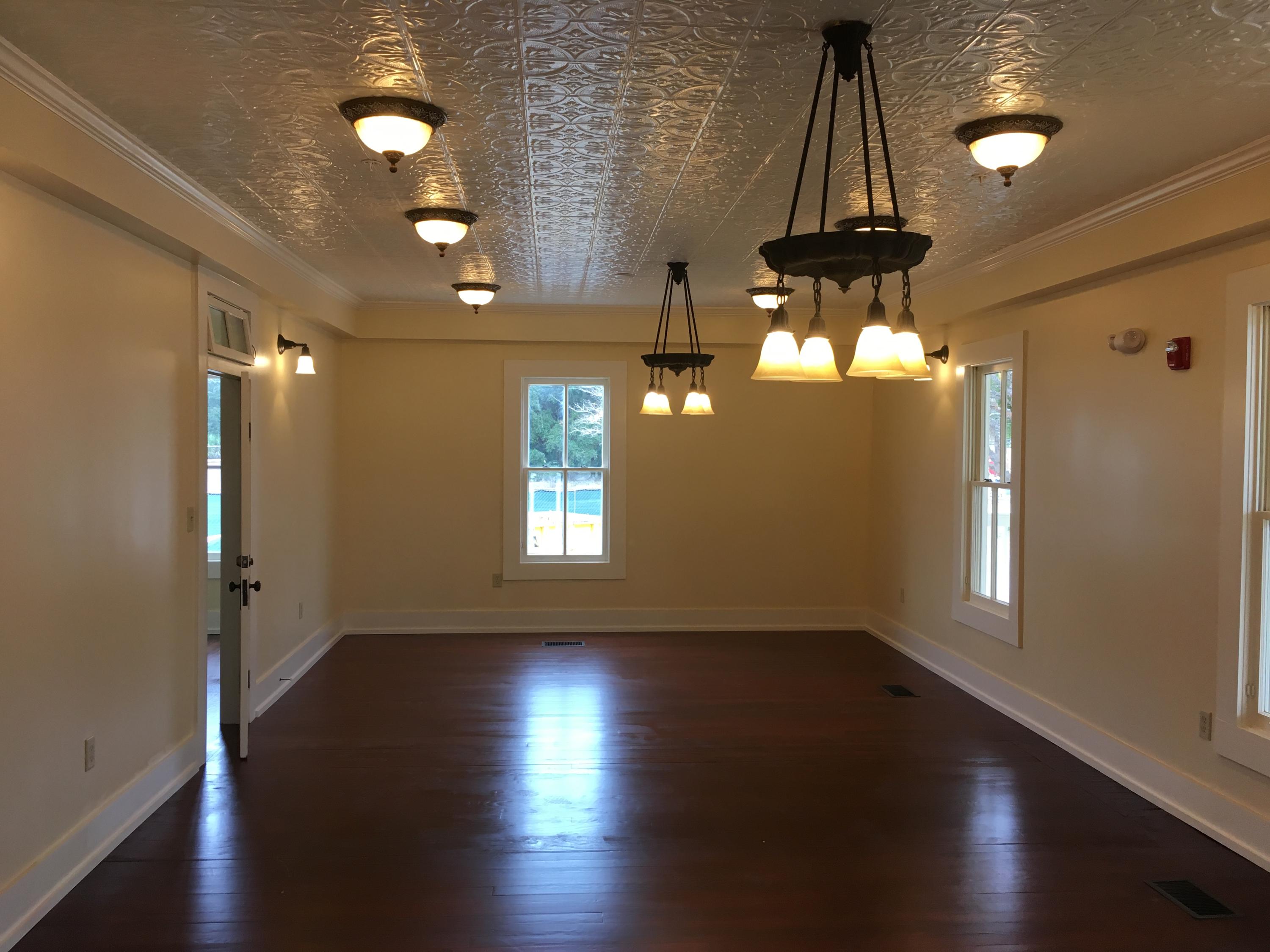 Private office suite in the historic Gulfview Hotel. Enjoy large balconies overlooking Downtown Fort Walton Beach. All office suites have access to a large conference room, kitchen etc. All utilities are included!!!