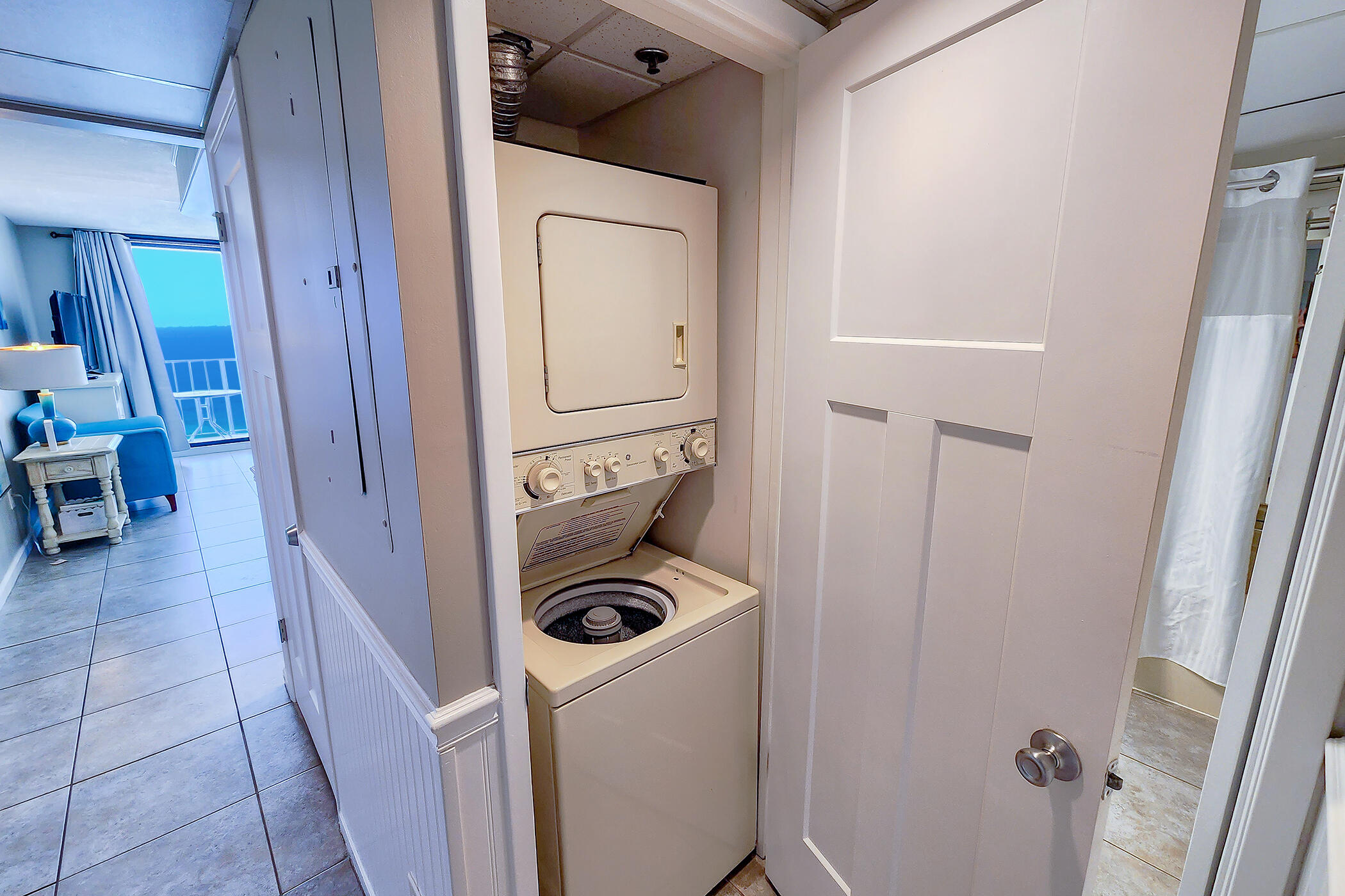 EDGEWATER - Residential