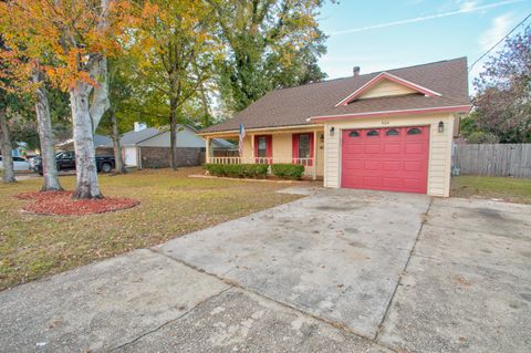 Photo of 404 Ashley Drive, Crestview, FL 32536 (MLS # 990016)