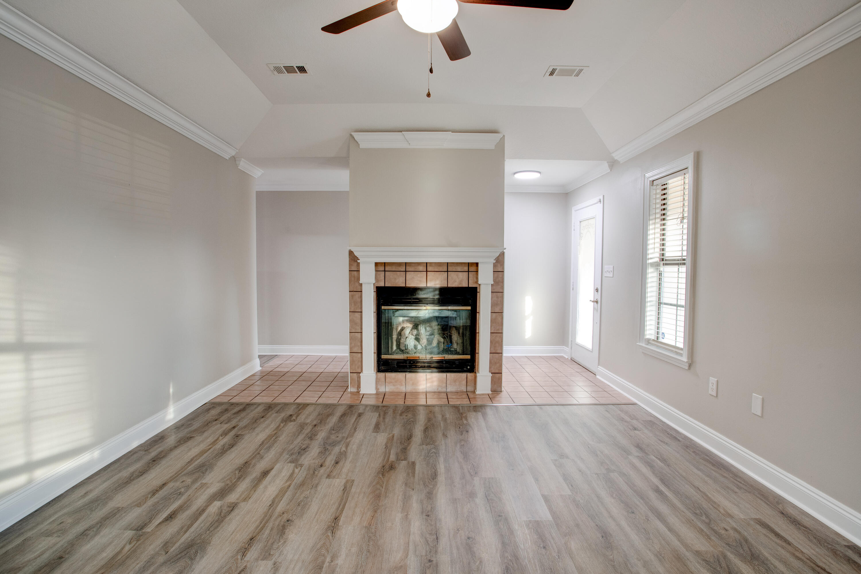 COUNTRYVIEW ESTATES 1ST ADDN - Residential