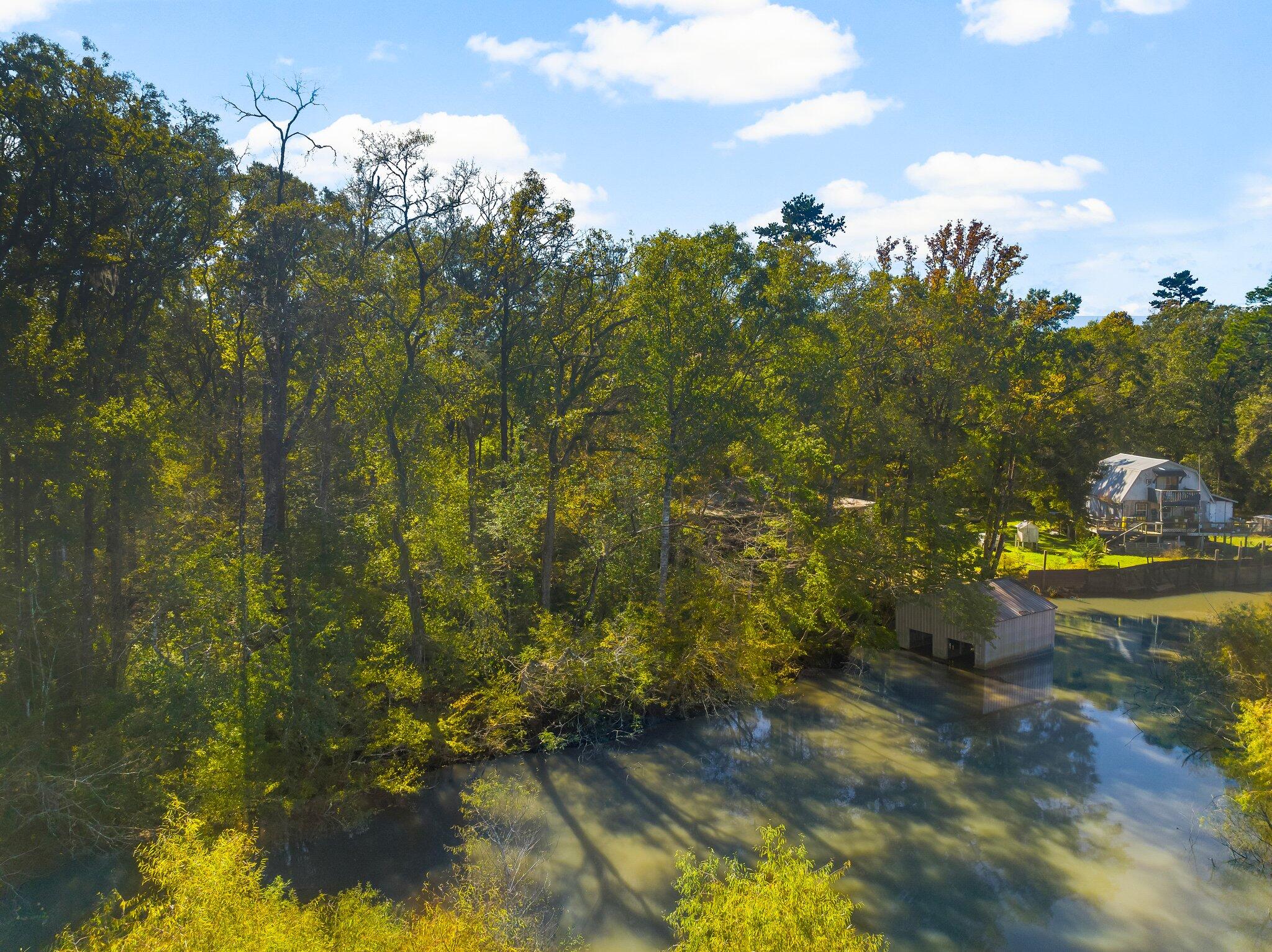 VALLEY LANDING - Land