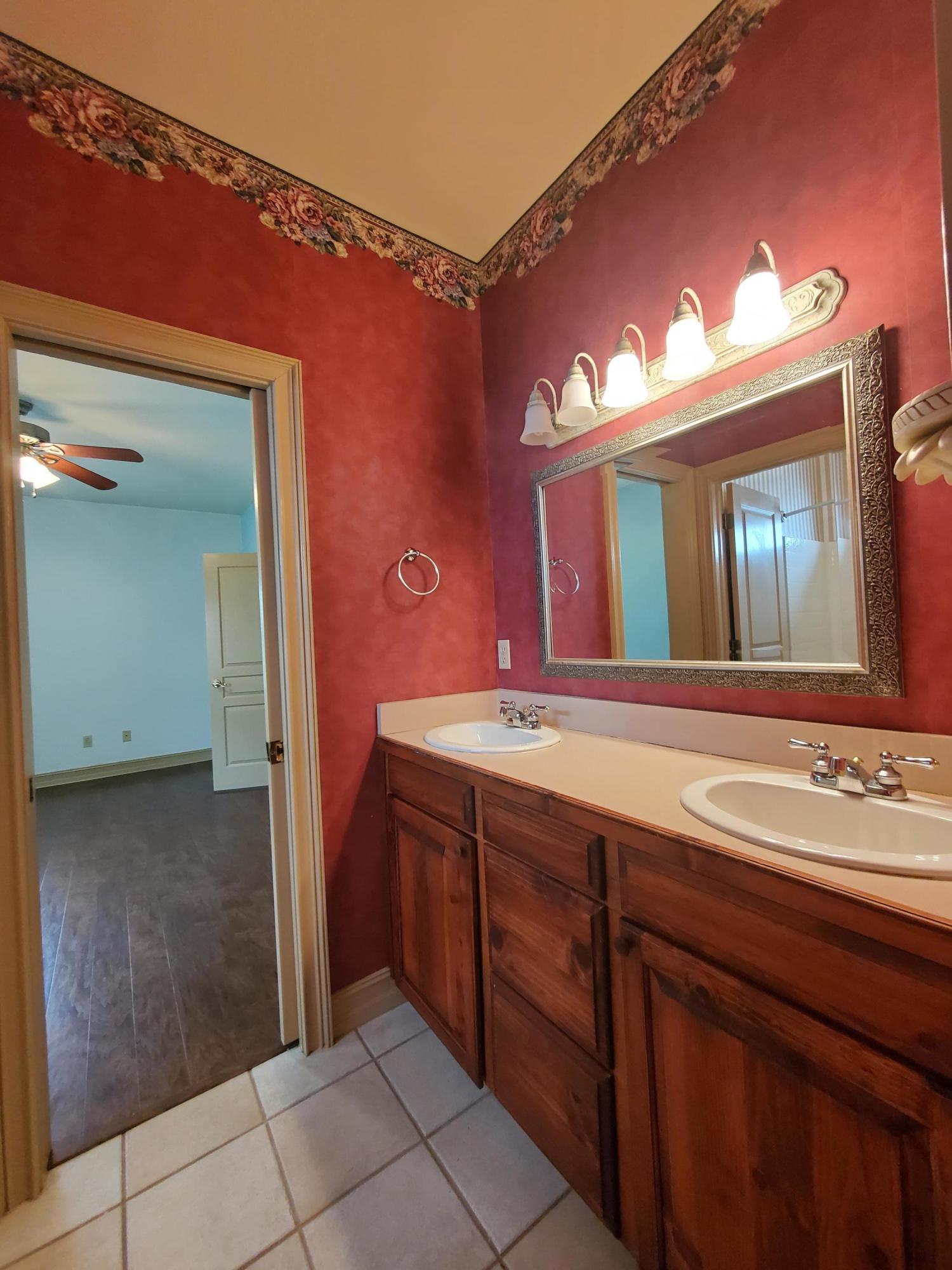 RIVERCHASE S/D PH 2 - Residential Lease