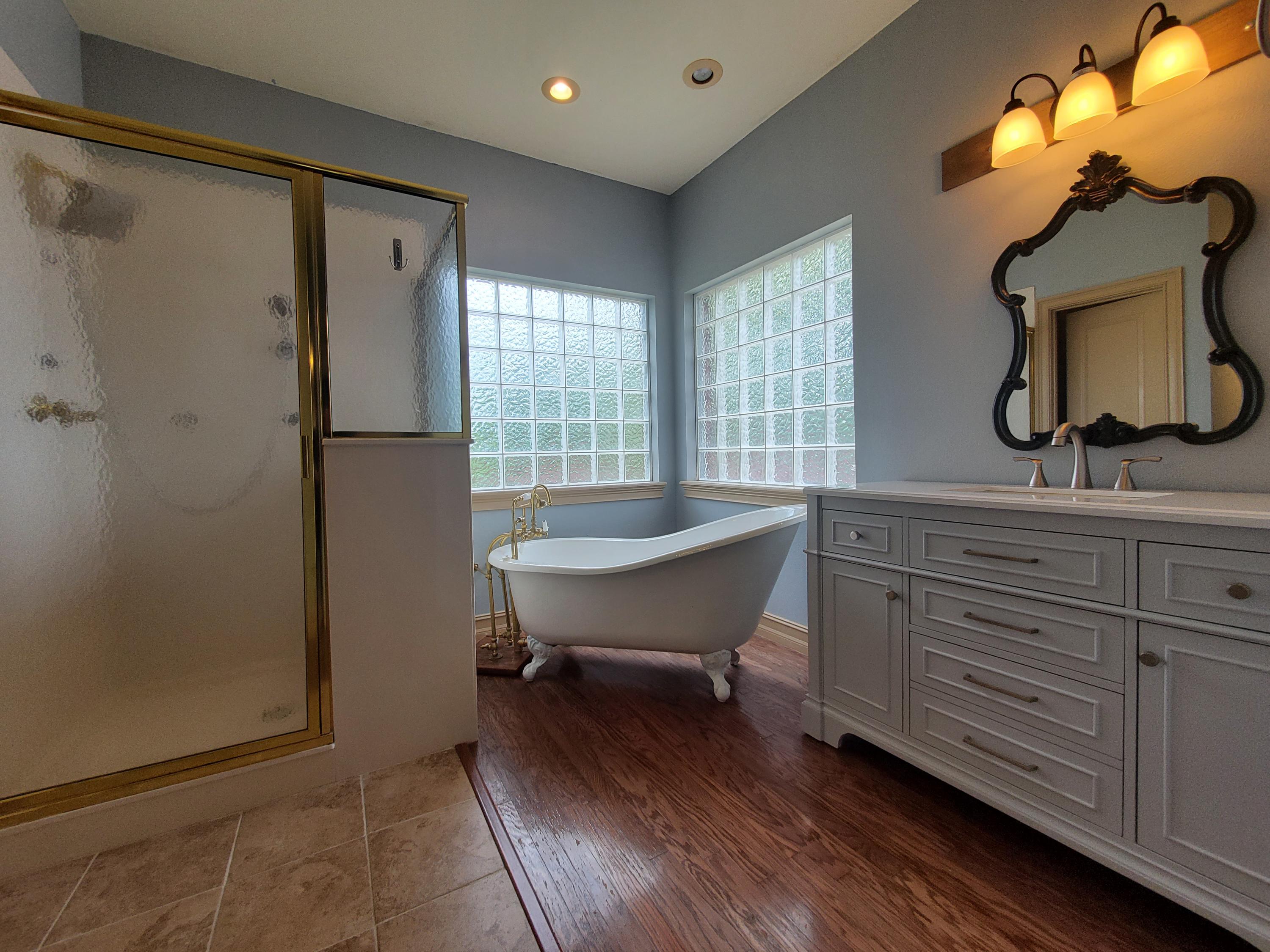 RIVERCHASE S/D PH 2 - Residential Lease