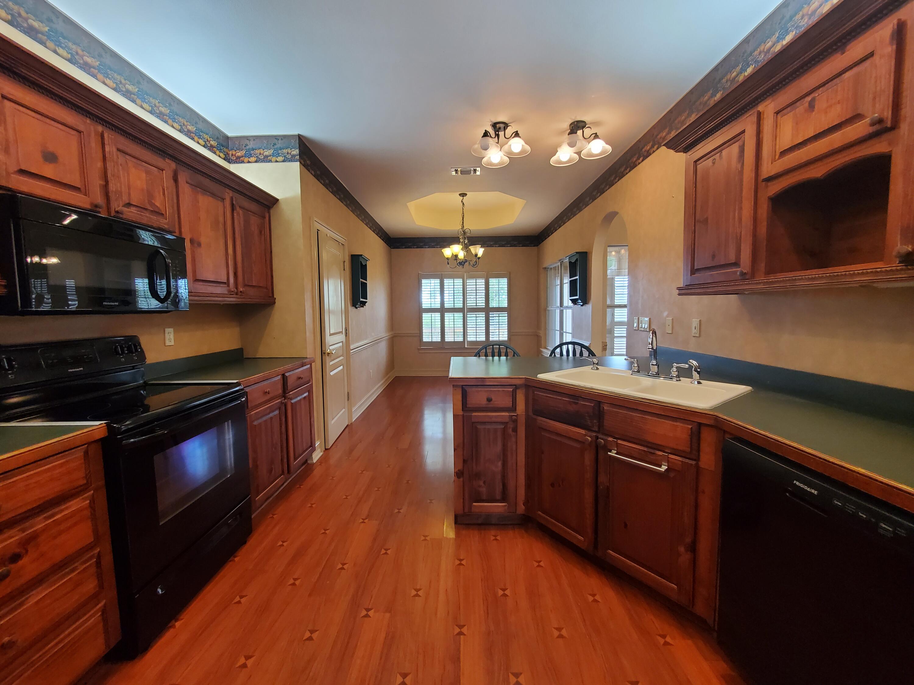 RIVERCHASE S/D PH 2 - Residential Lease