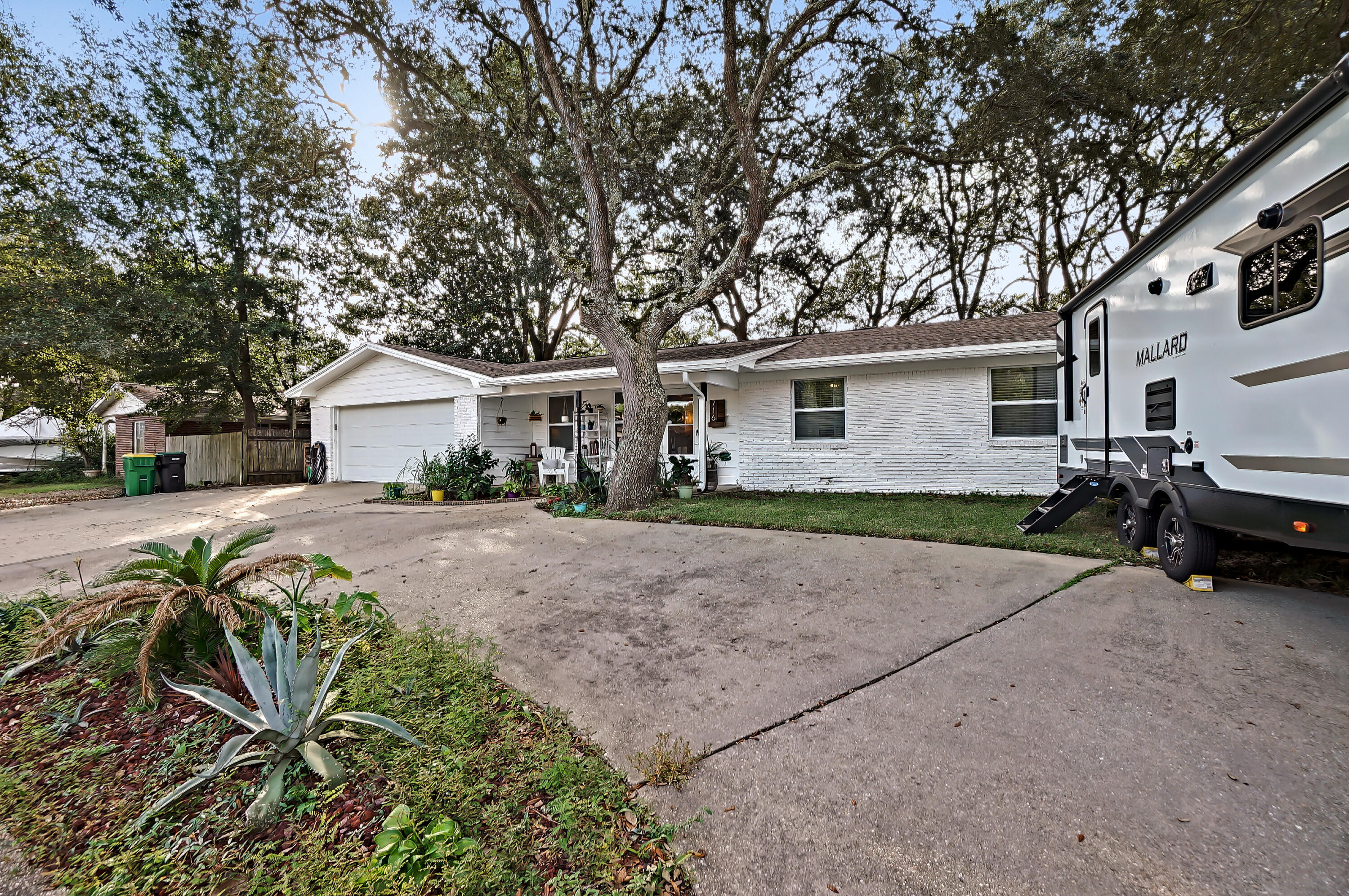 MIRAMAR ESTATES - Residential