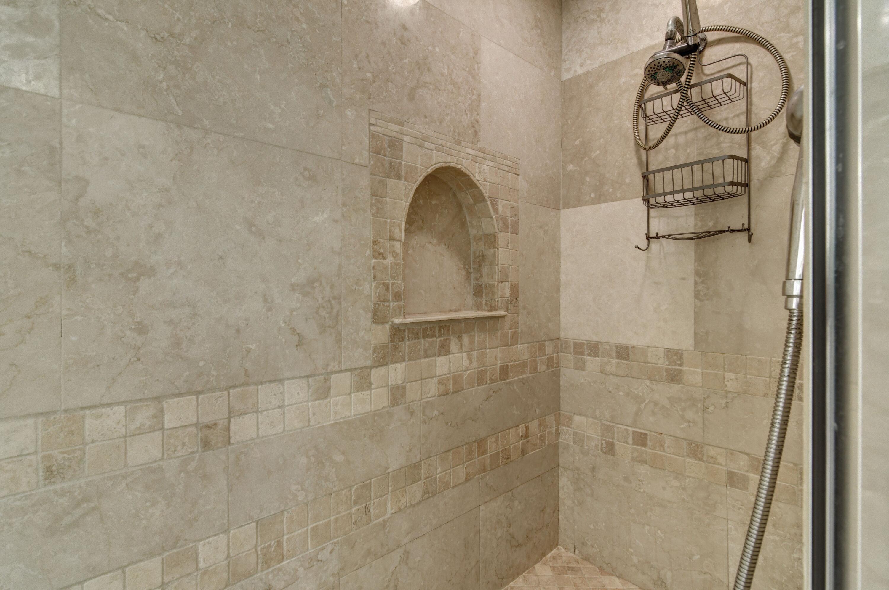 CREETWOODS - Residential