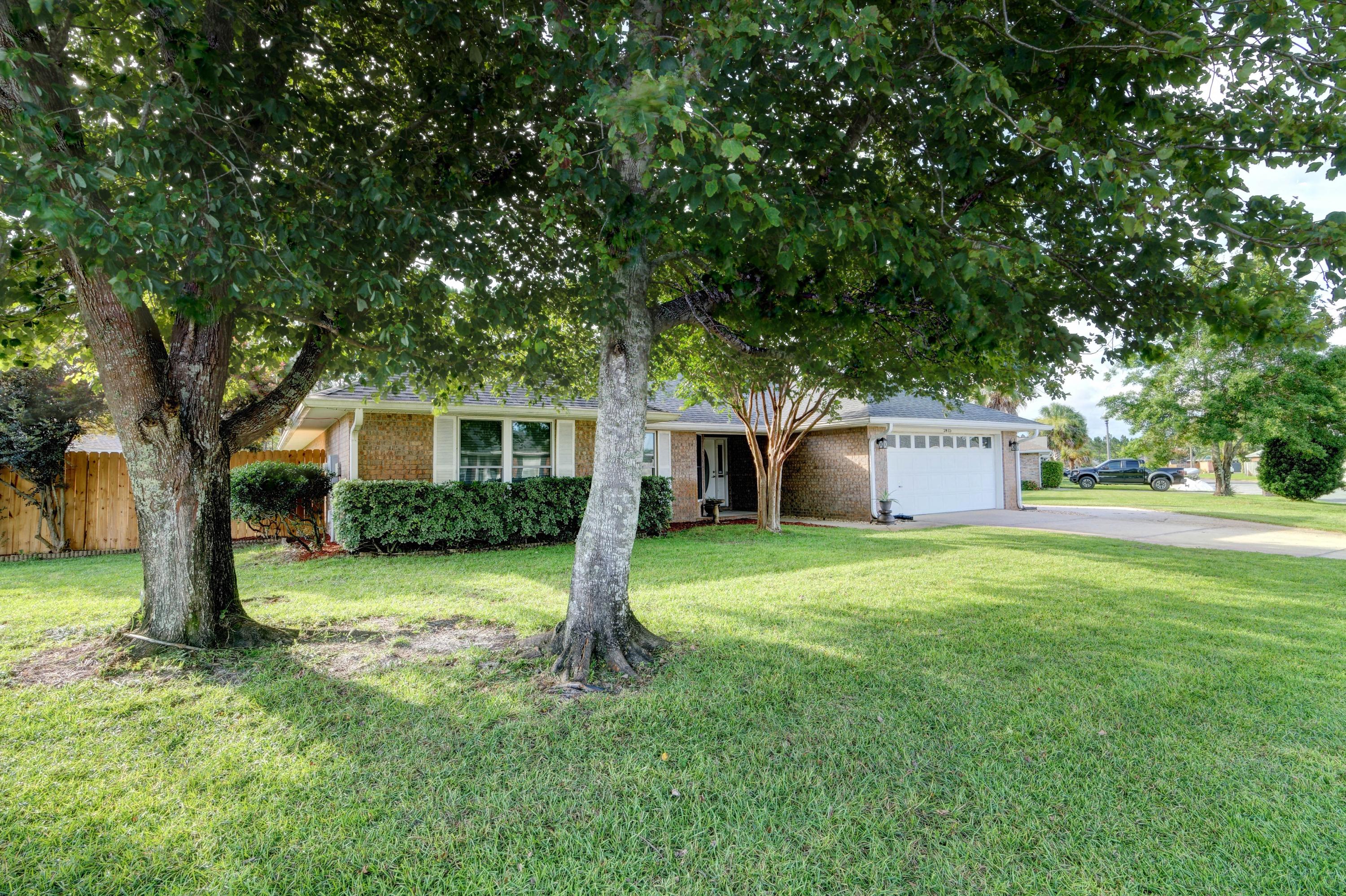 CREETWOODS - Residential