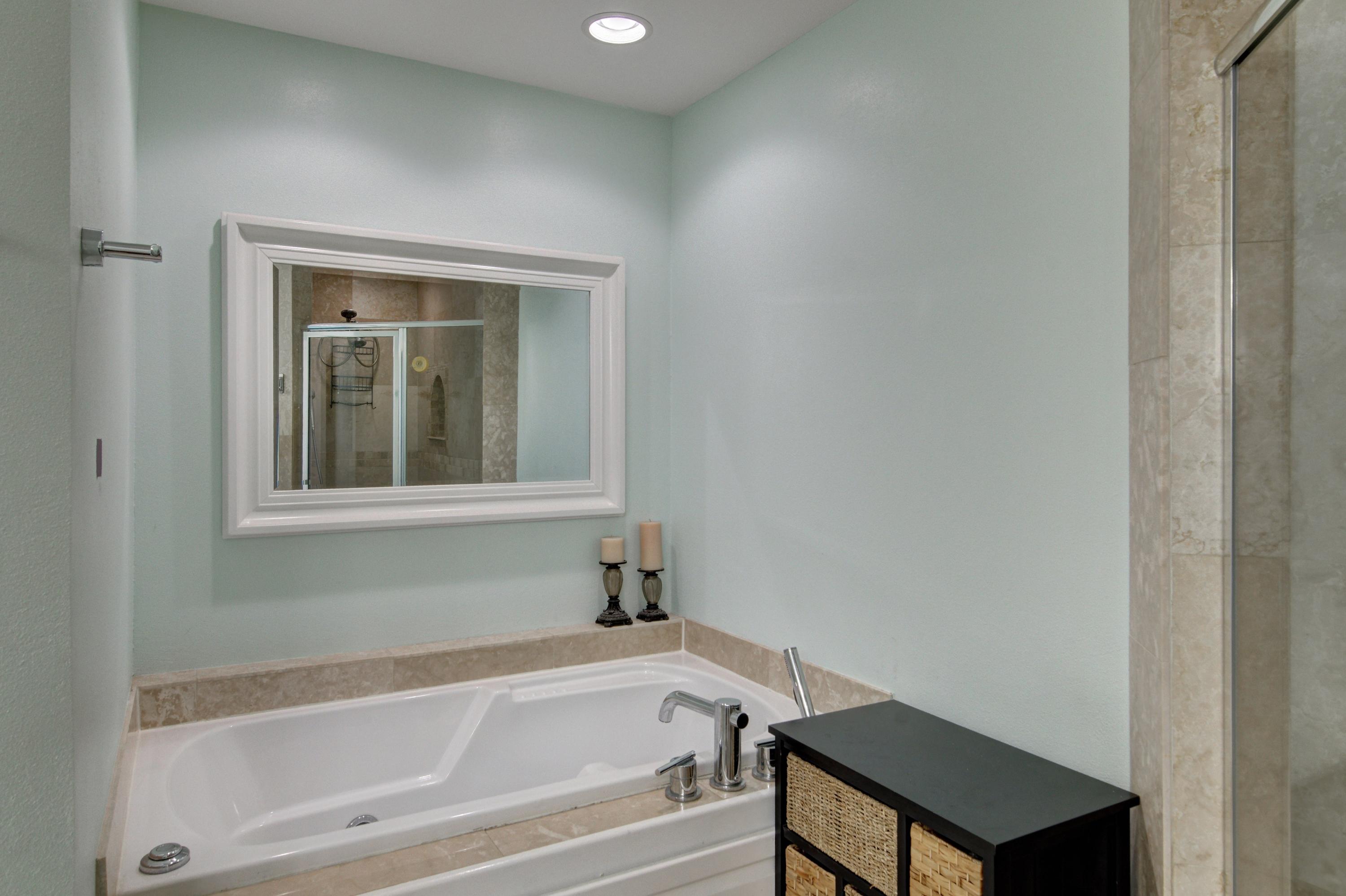 CREETWOODS - Residential