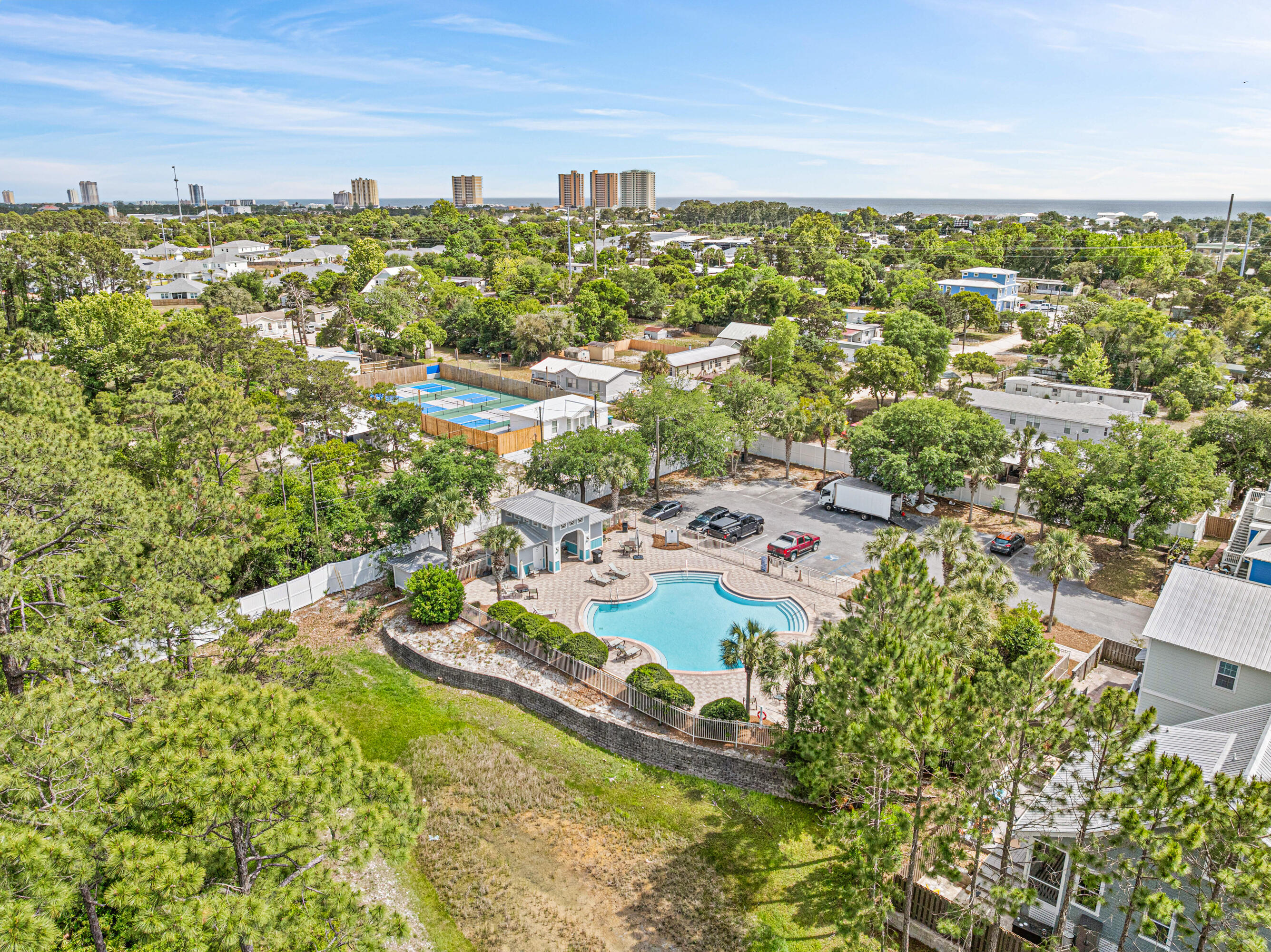 PARADISE GROVE - Residential