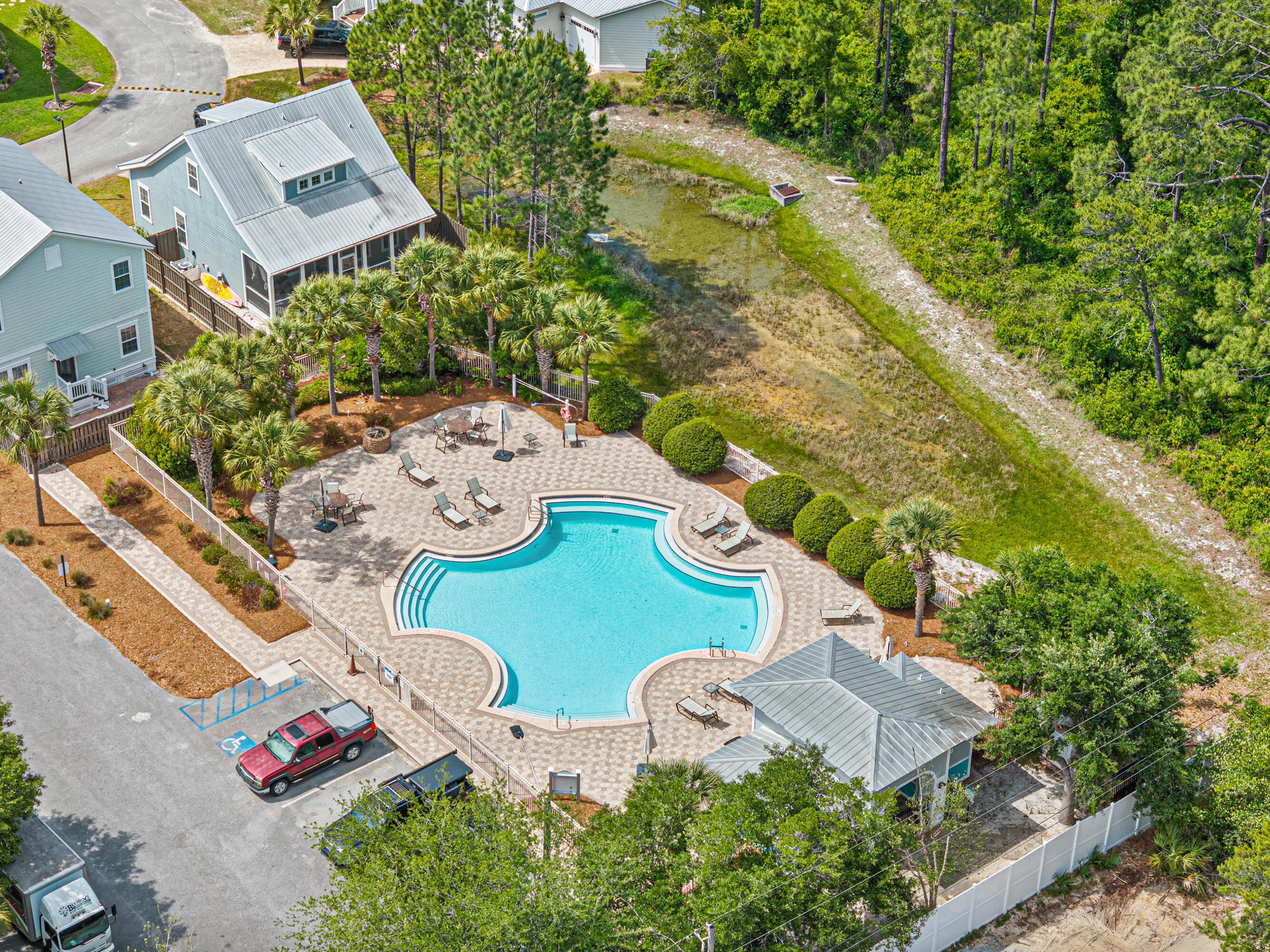 PARADISE GROVE - Residential