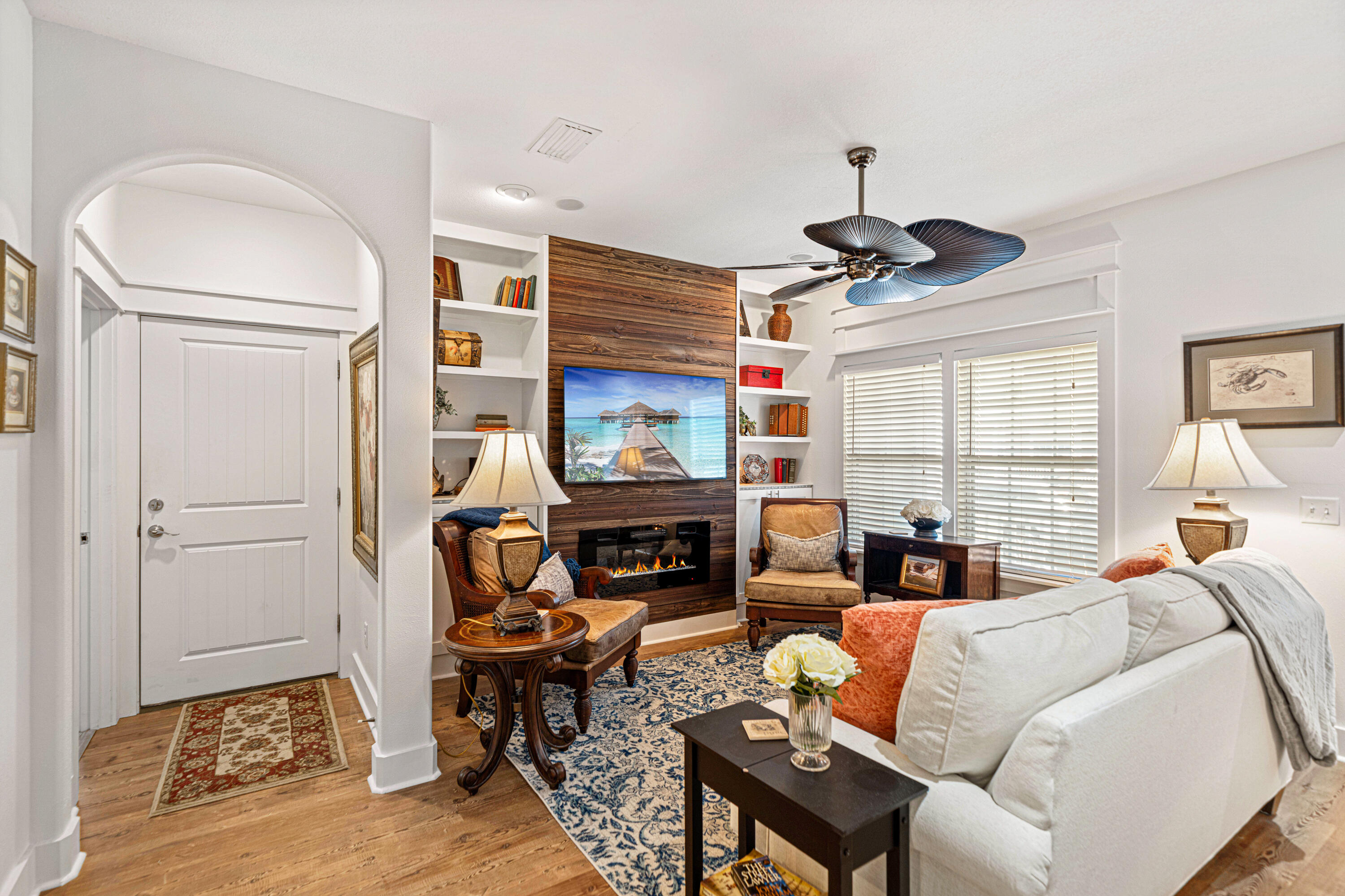 PARADISE GROVE - Residential