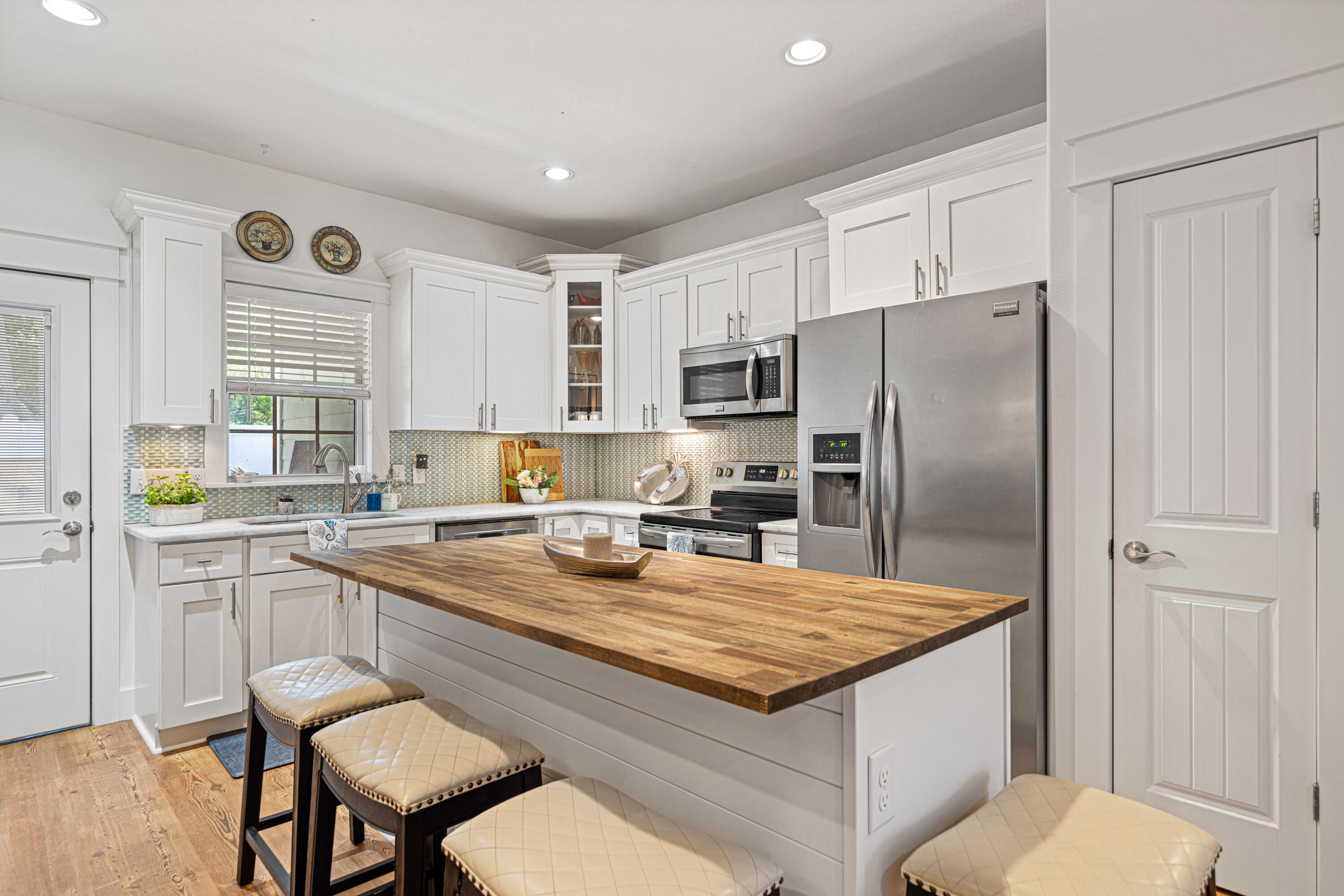 PARADISE GROVE - Residential