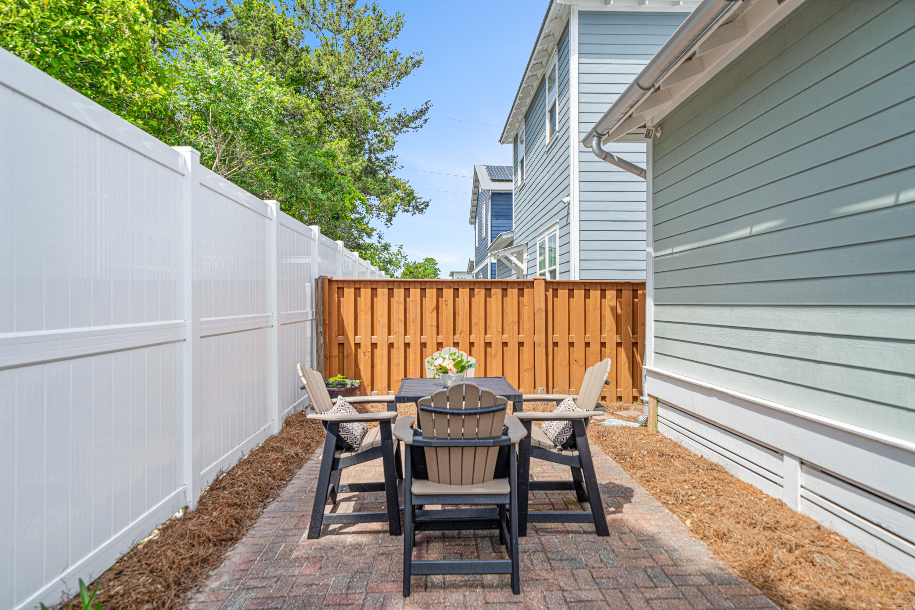 PARADISE GROVE - Residential