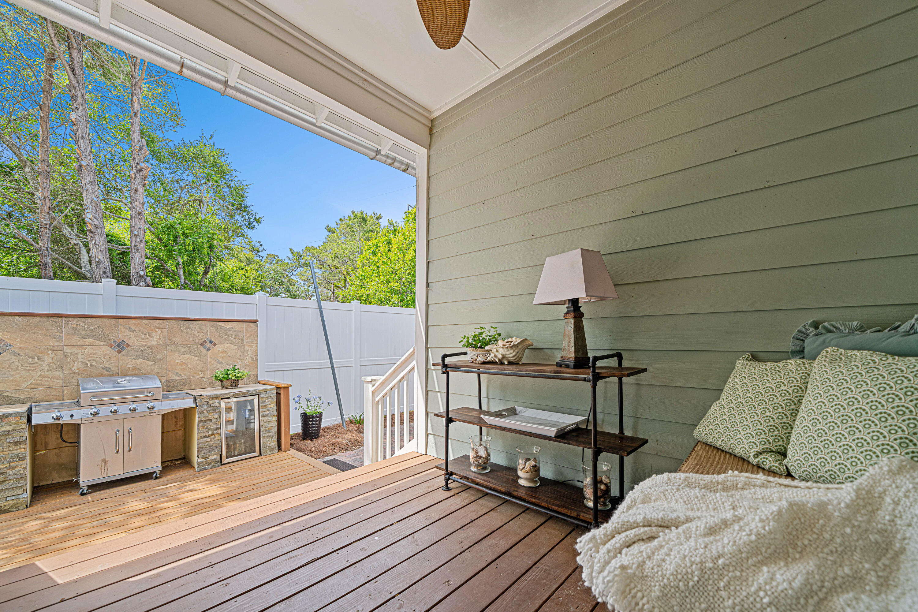 PARADISE GROVE - Residential