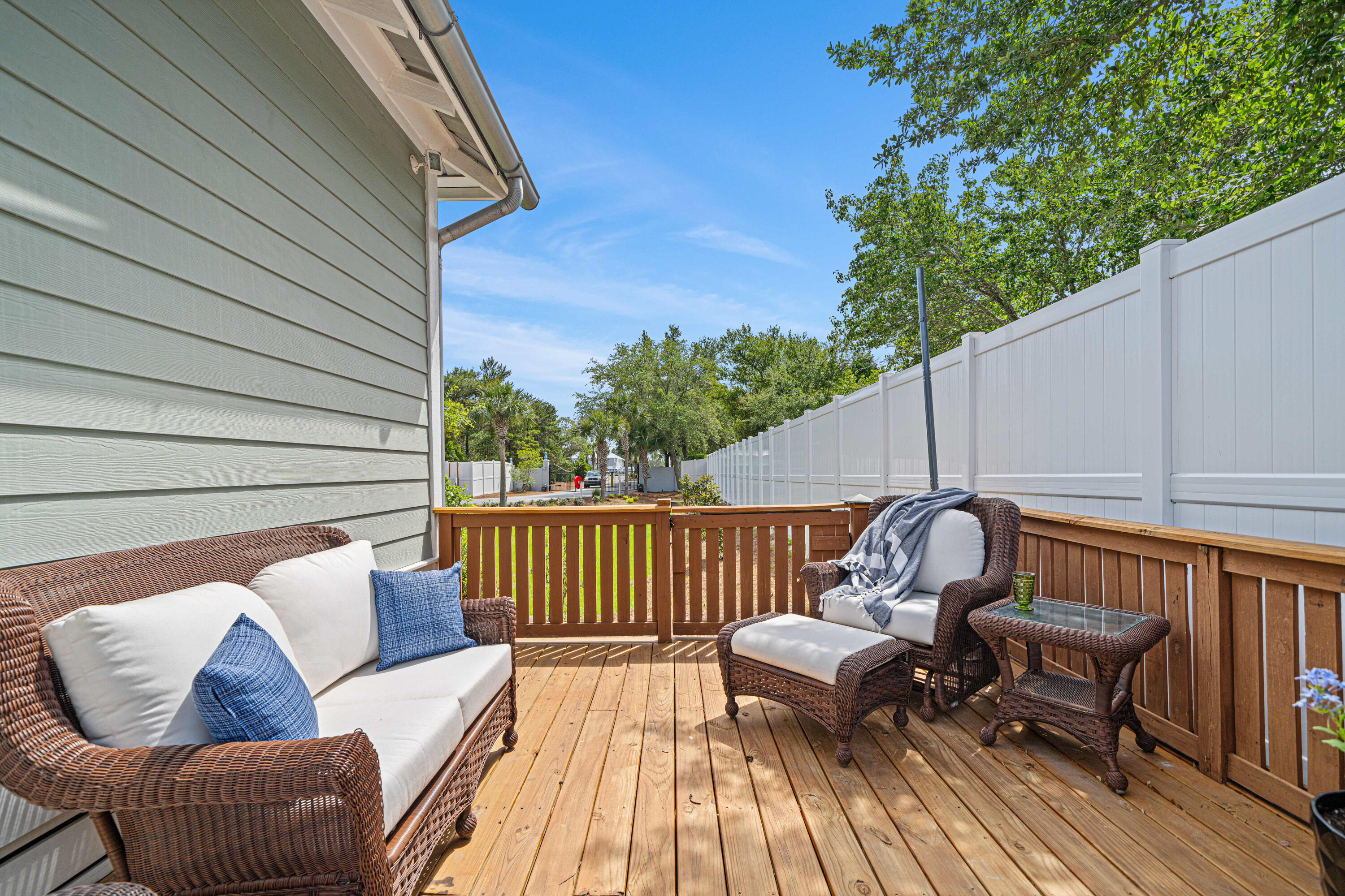 PARADISE GROVE - Residential