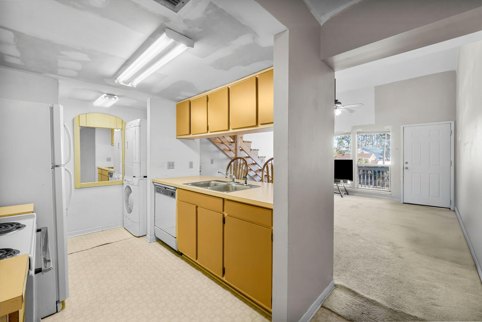 DOCKSIDE NORTH CONDO - Residential