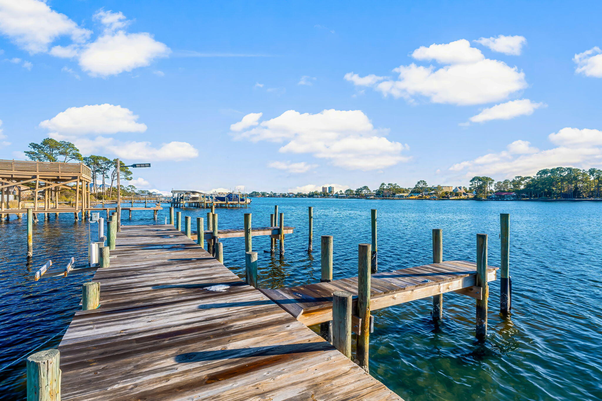 DOCKSIDE NORTH CONDO - Residential