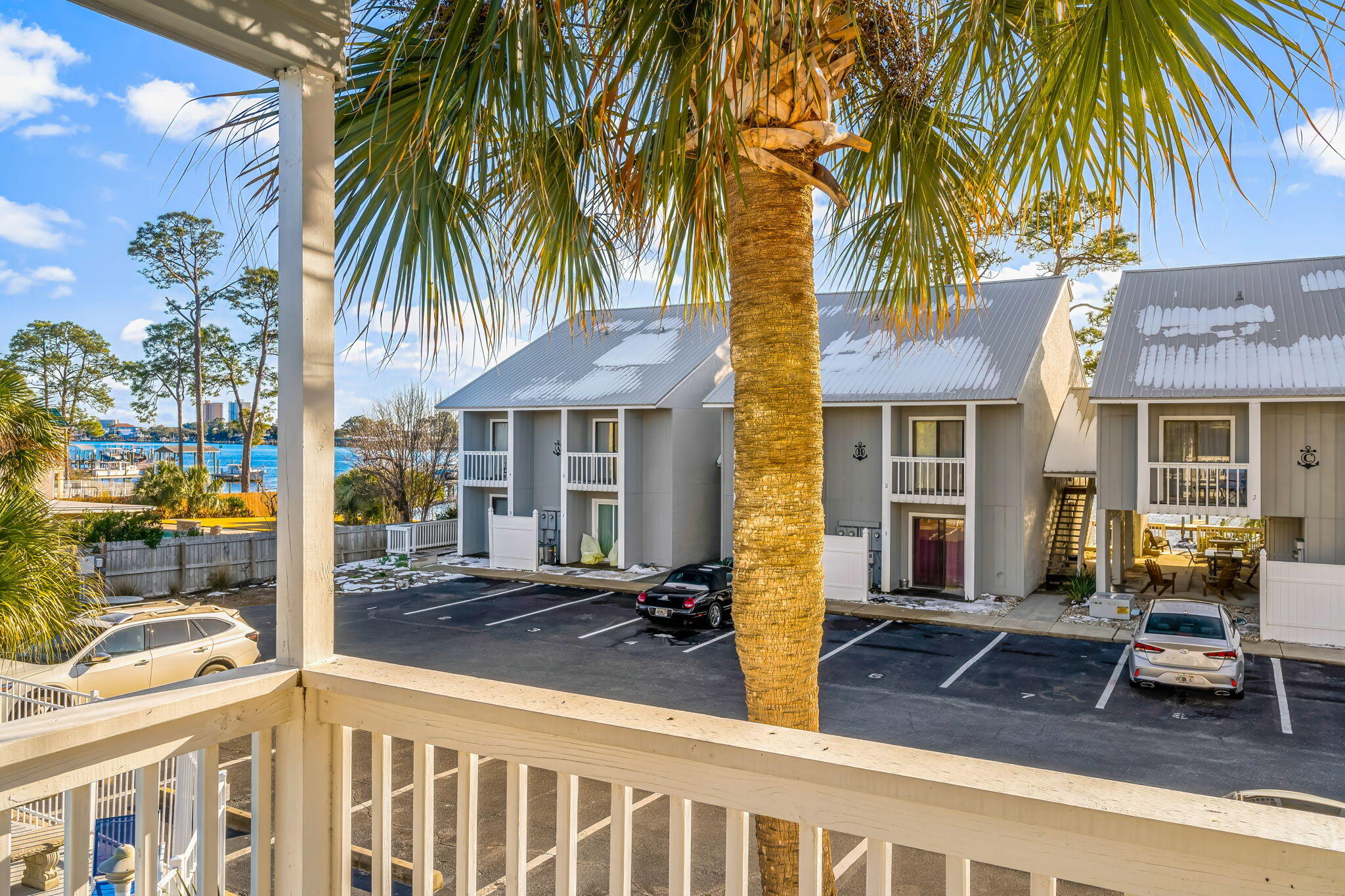 DOCKSIDE NORTH CONDO - Residential