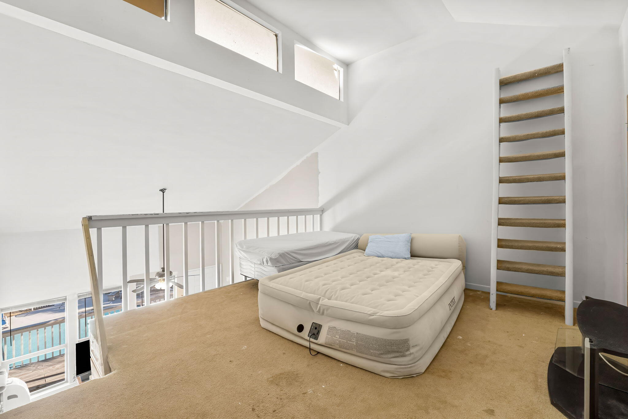 DOCKSIDE NORTH CONDO - Residential