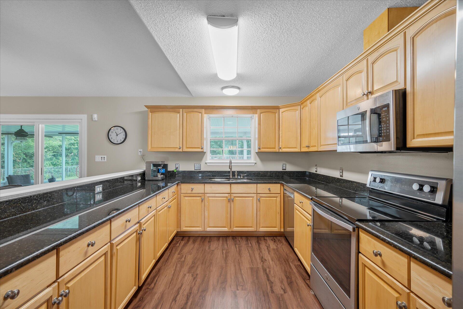 HOLLEY BY THE SEA - Residential