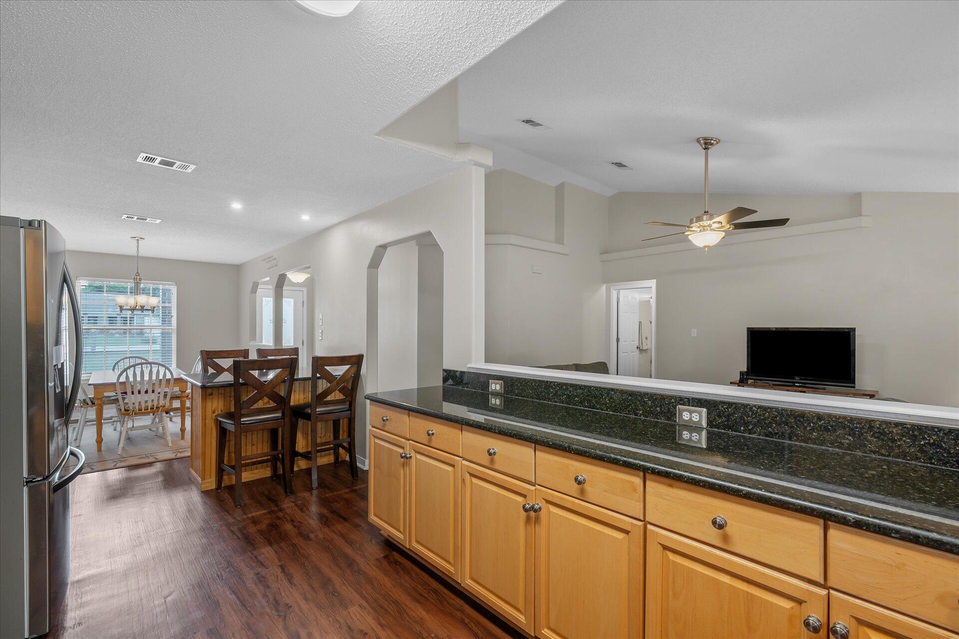 HOLLEY BY THE SEA - Residential