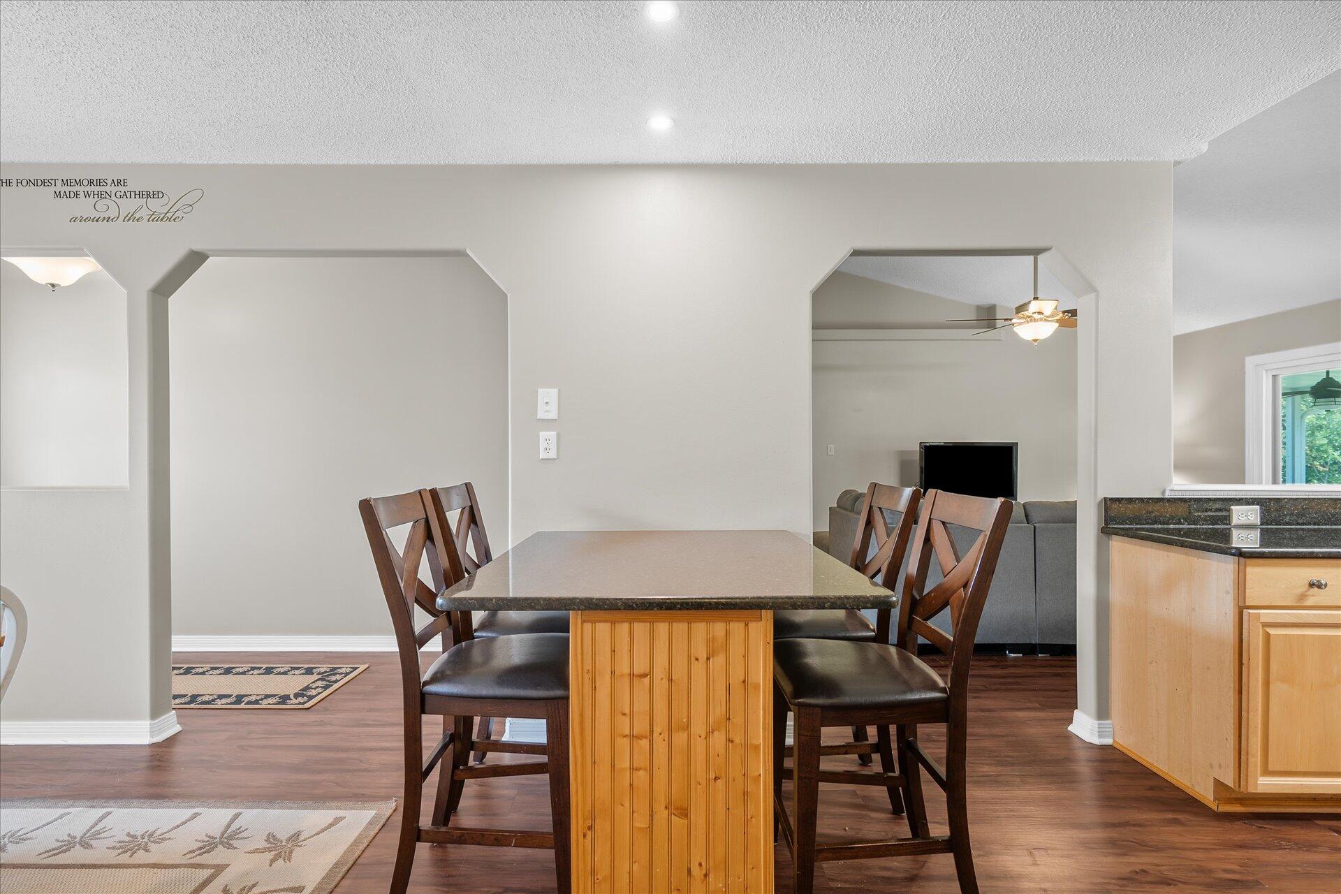 HOLLEY BY THE SEA - Residential