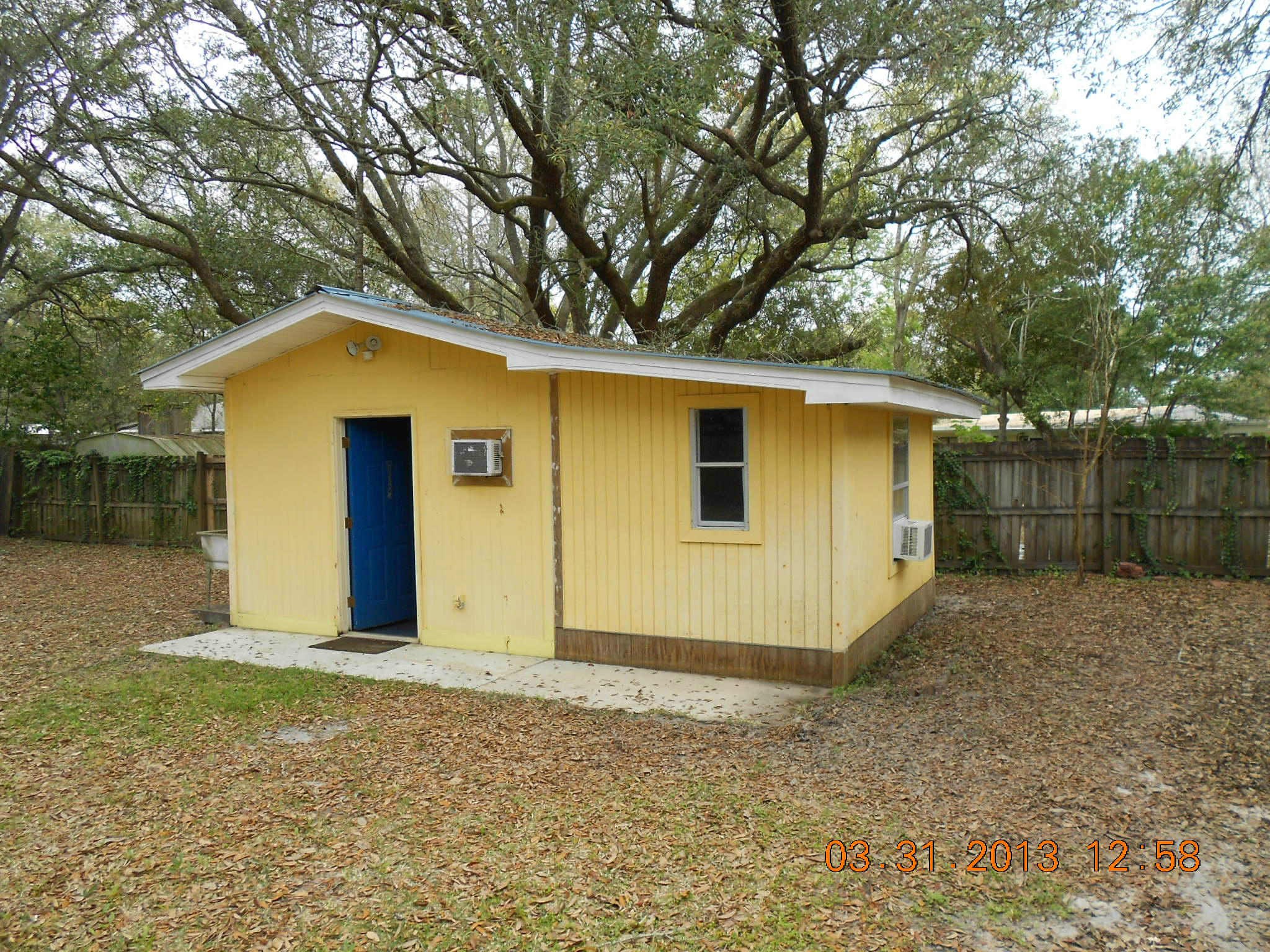 ELLIOTTS POINT 7TH ADDN - Residential Lease