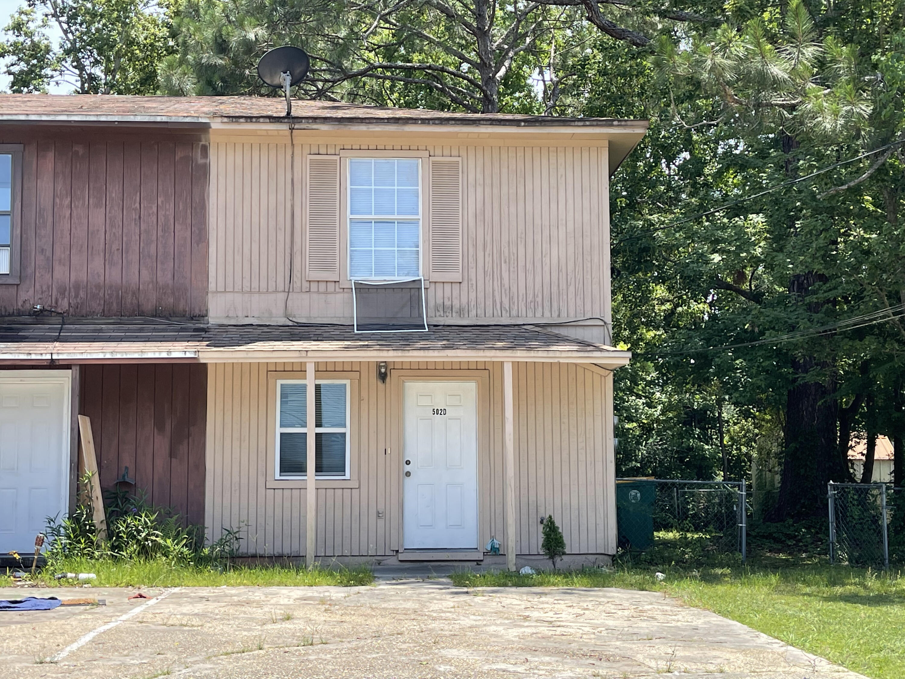 LEESA JENNIFER ACRES LOT 2 BLK B - Residential