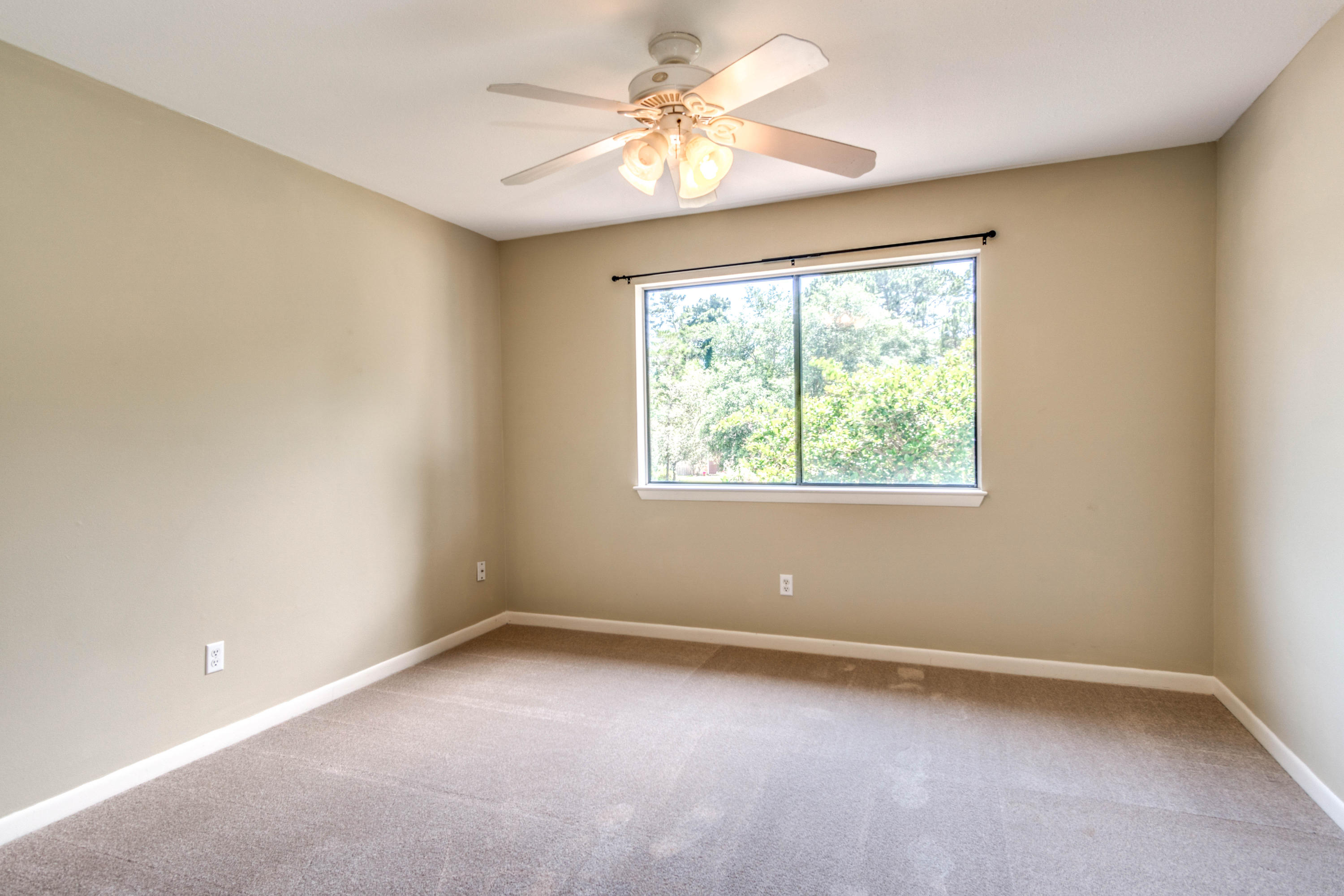 ST ANDREWS EAST BLUEWATER BAY - Residential