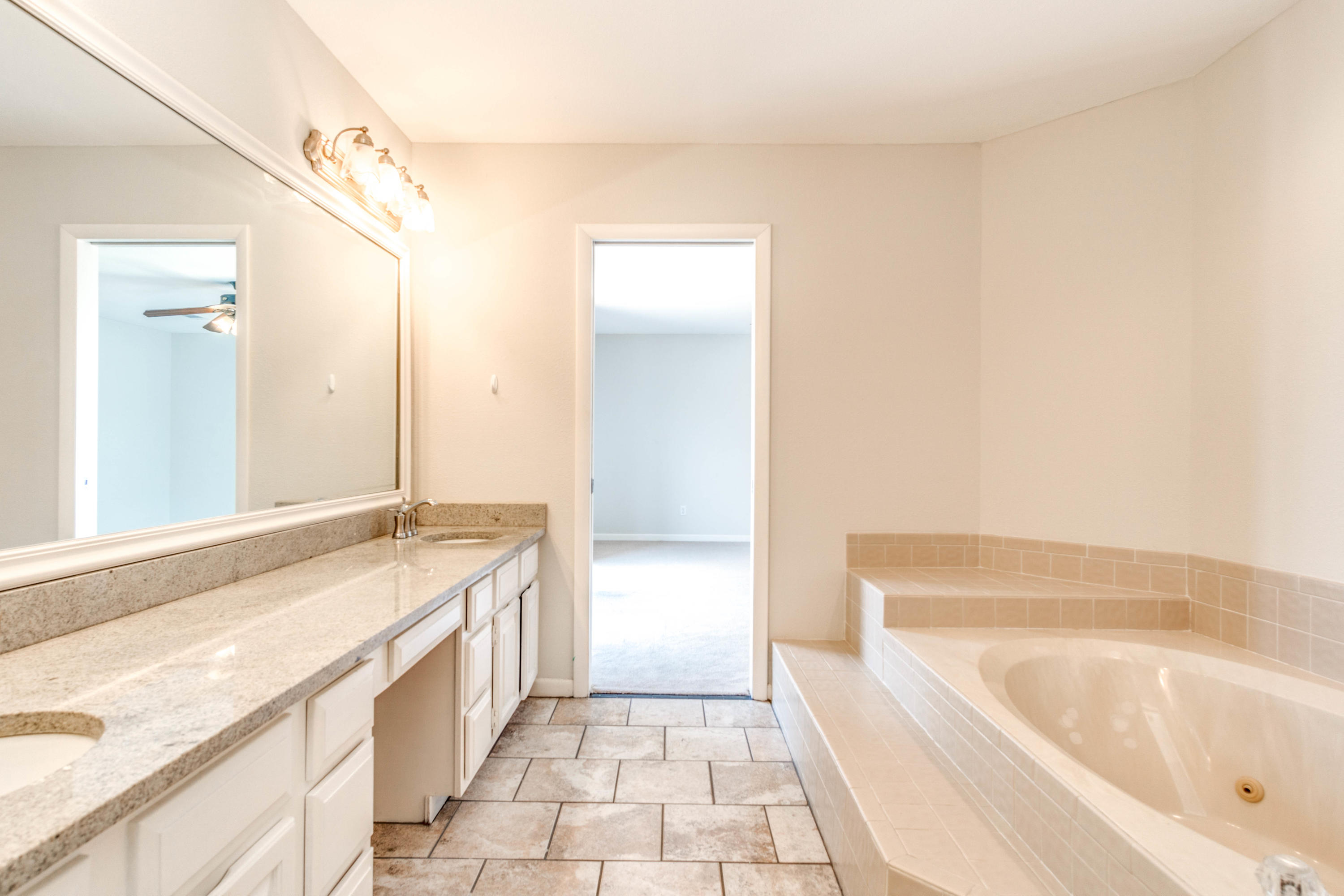 ST ANDREWS EAST BLUEWATER BAY - Residential