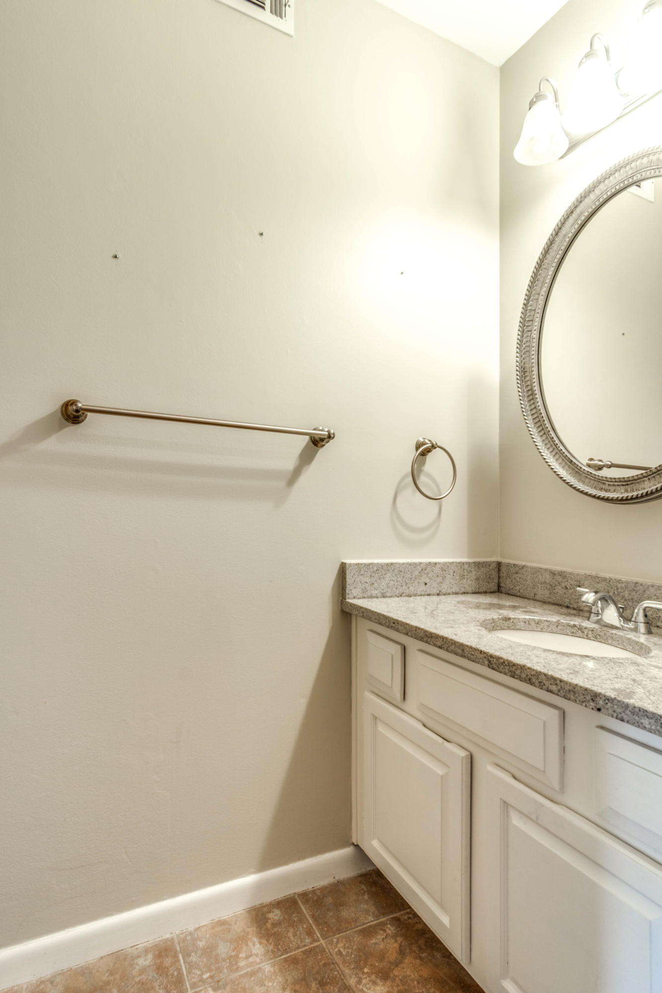 ST ANDREWS EAST BLUEWATER BAY - Residential