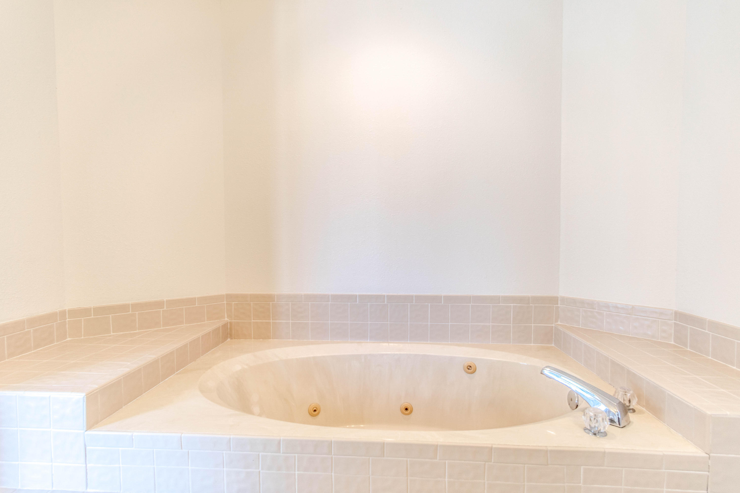 ST ANDREWS EAST BLUEWATER BAY - Residential