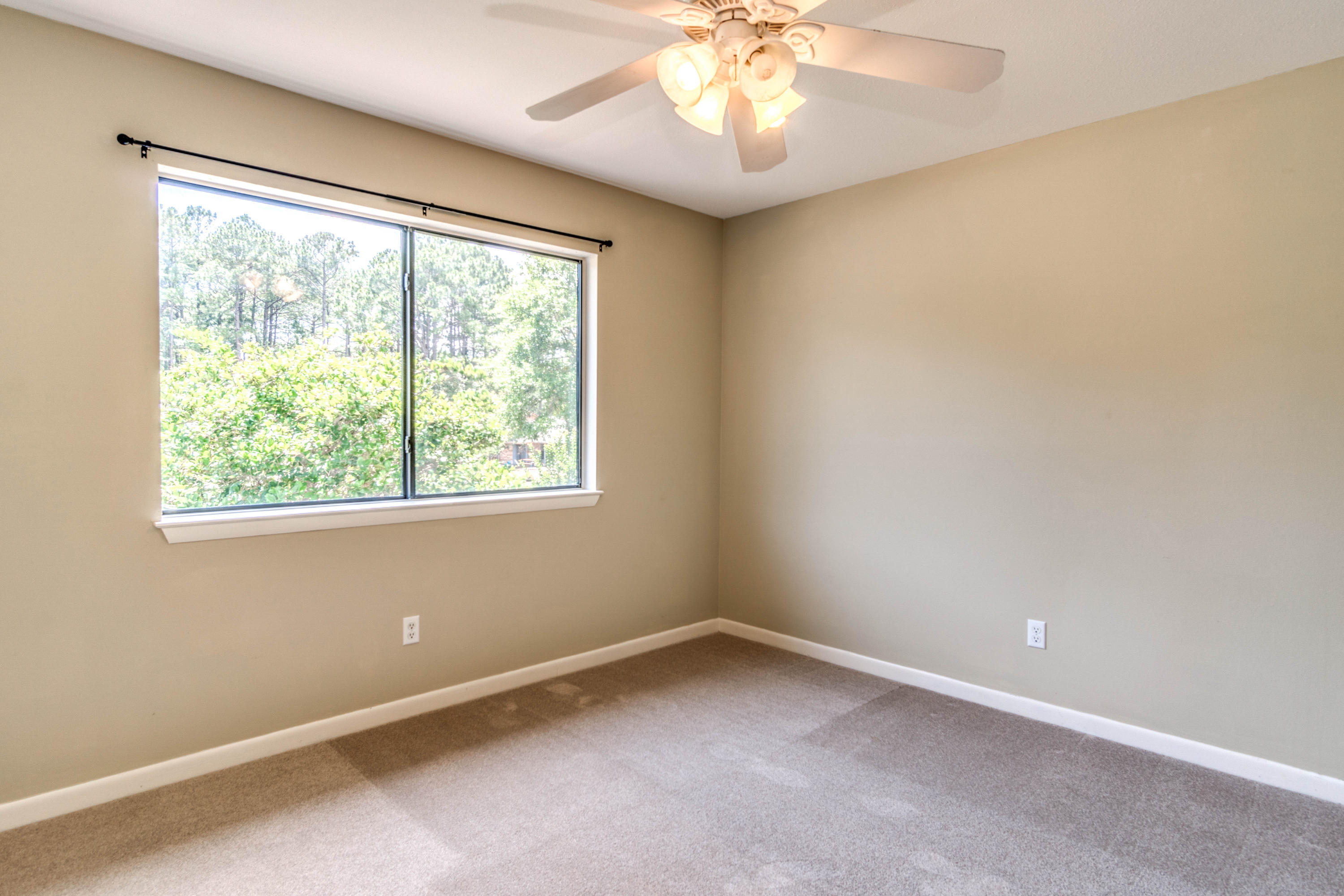 ST ANDREWS EAST BLUEWATER BAY - Residential