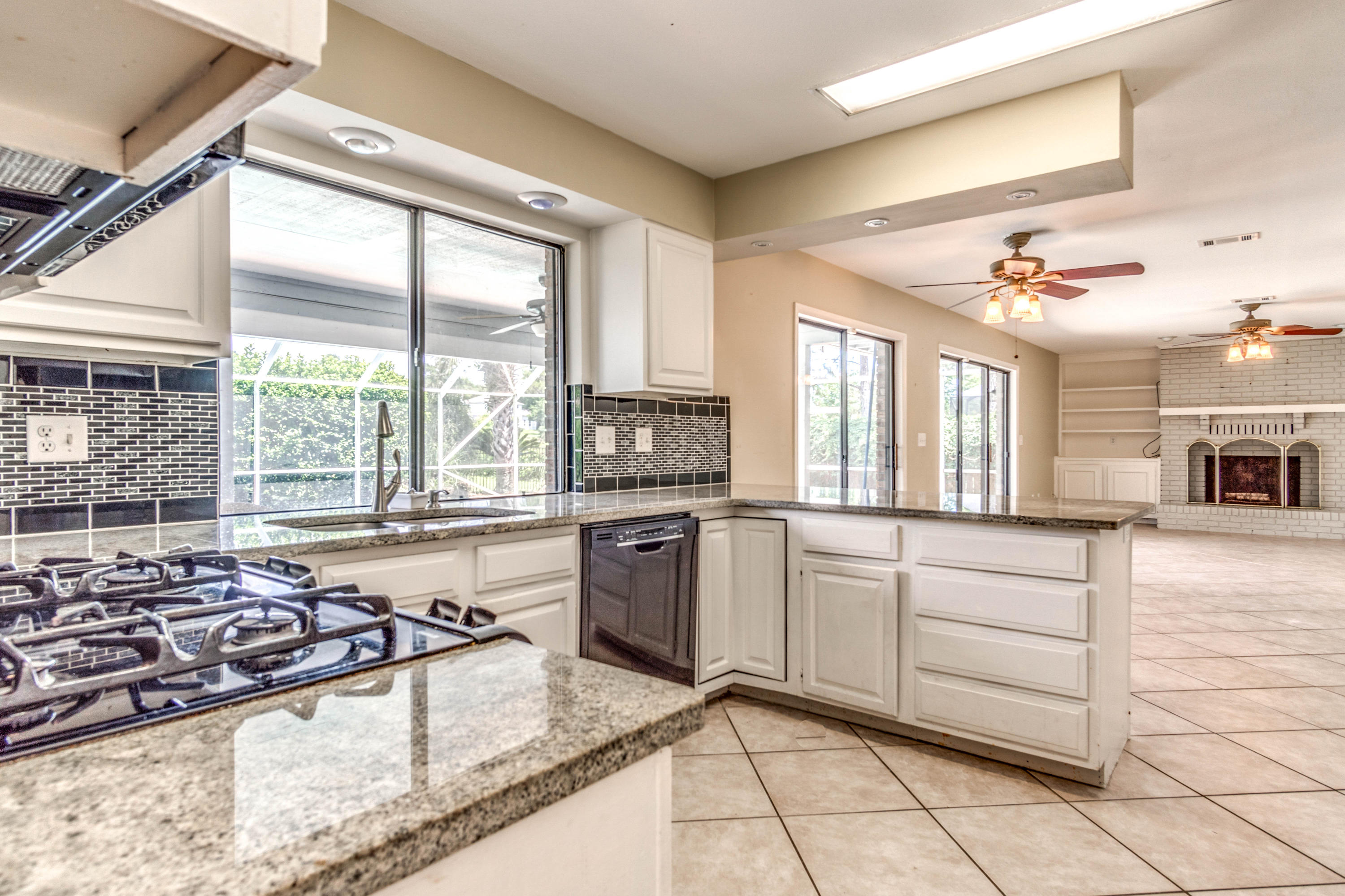 ST ANDREWS EAST BLUEWATER BAY - Residential