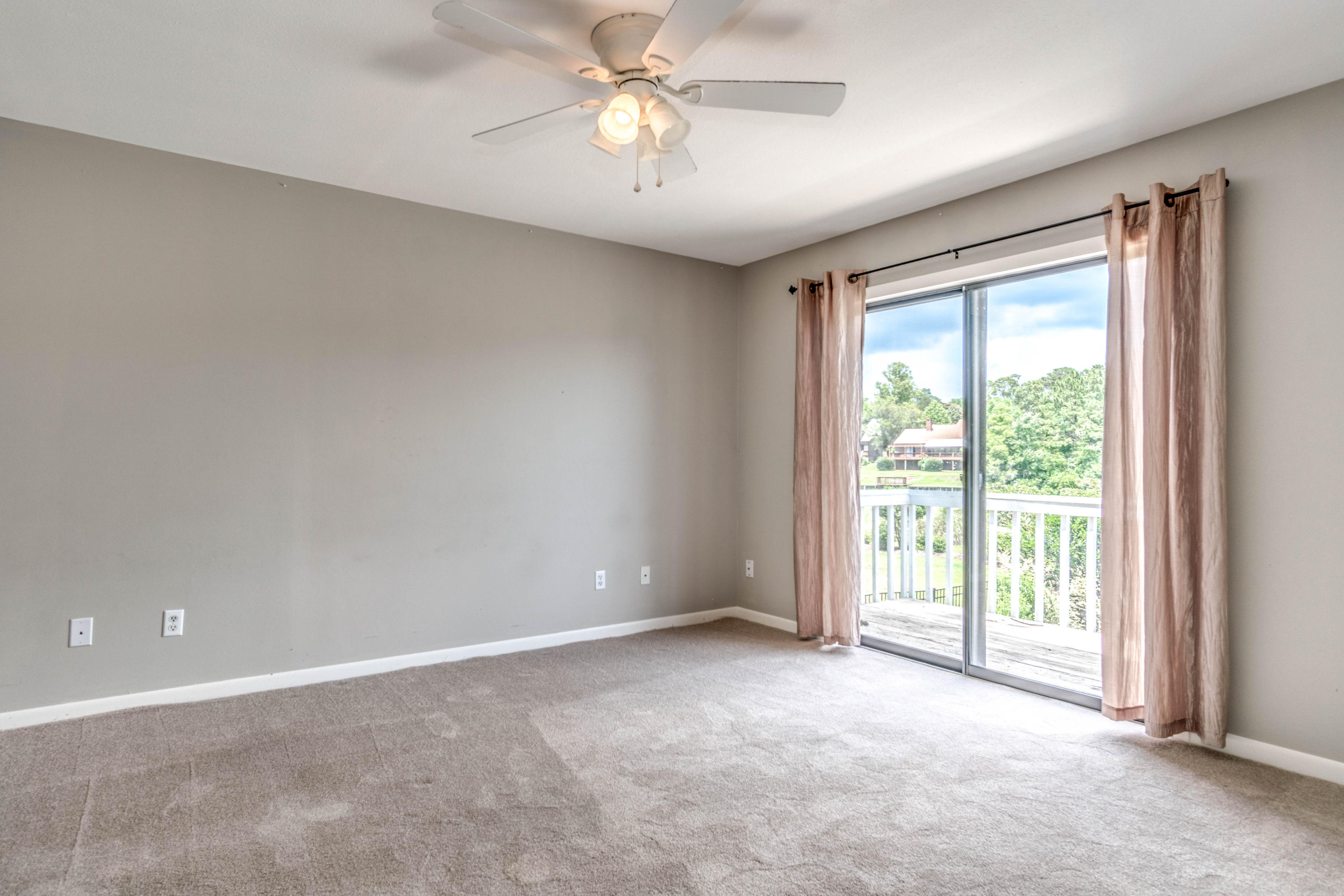 ST ANDREWS EAST BLUEWATER BAY - Residential