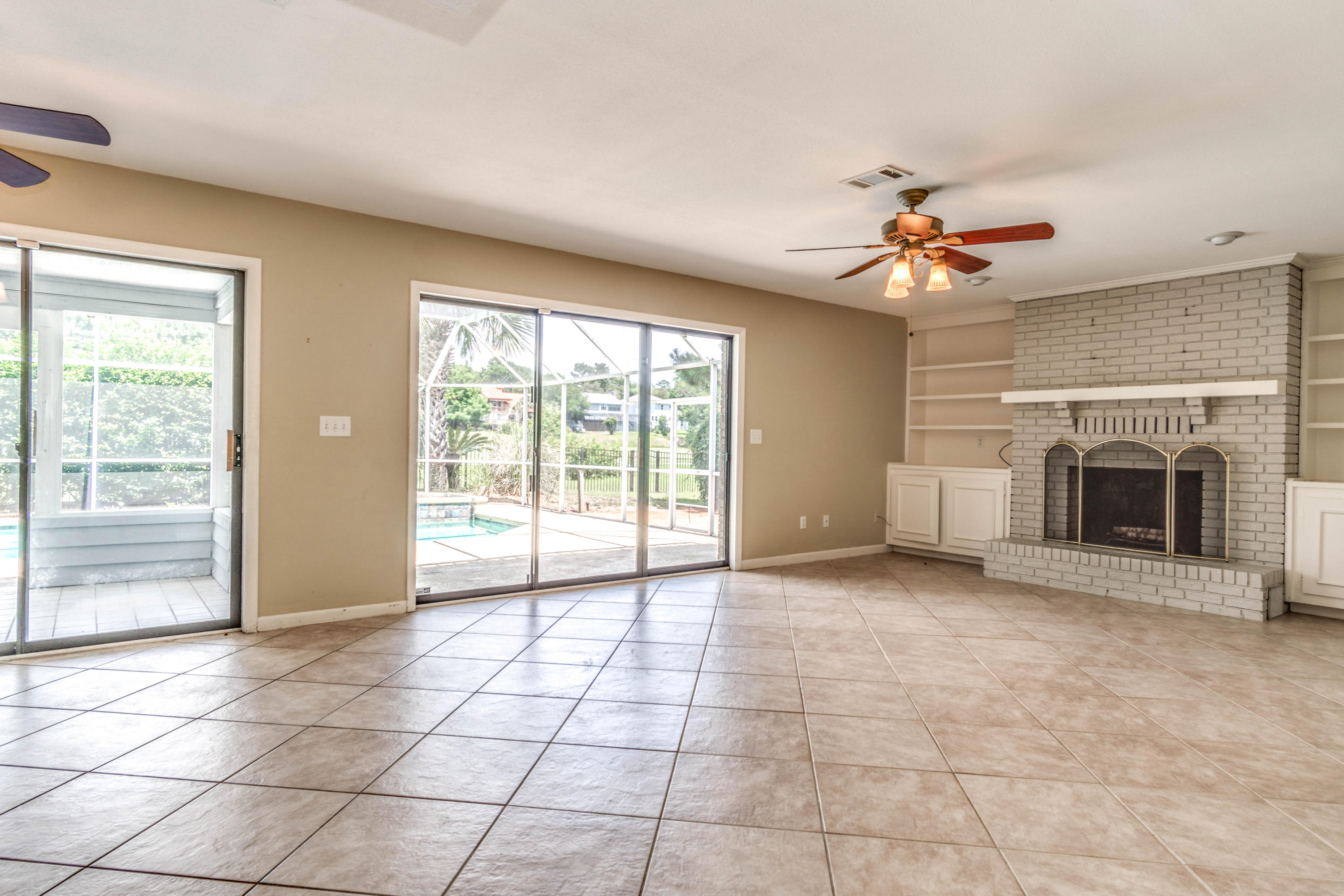 ST ANDREWS EAST BLUEWATER BAY - Residential