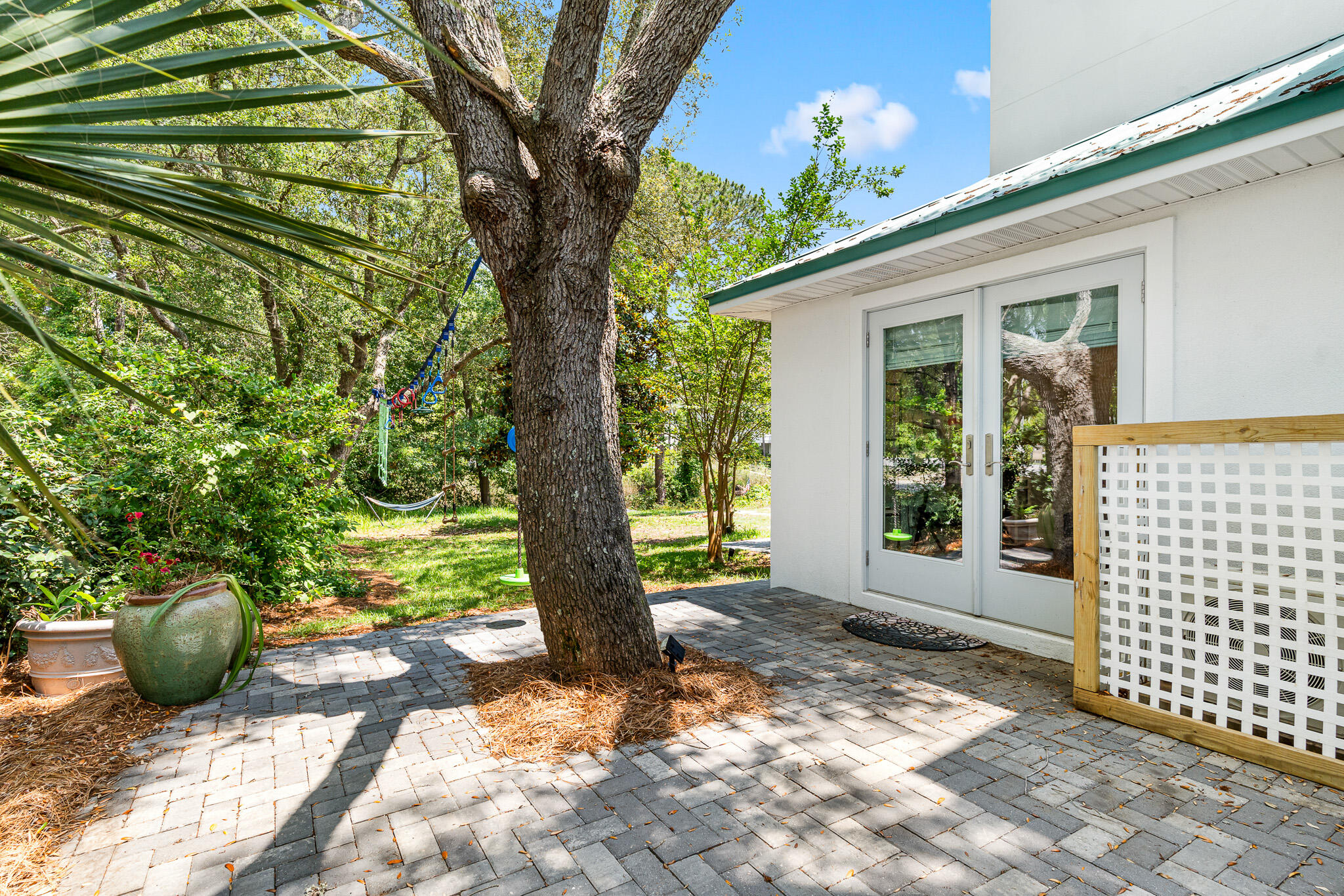 LAKEWOOD POINTE ESTATES - Residential