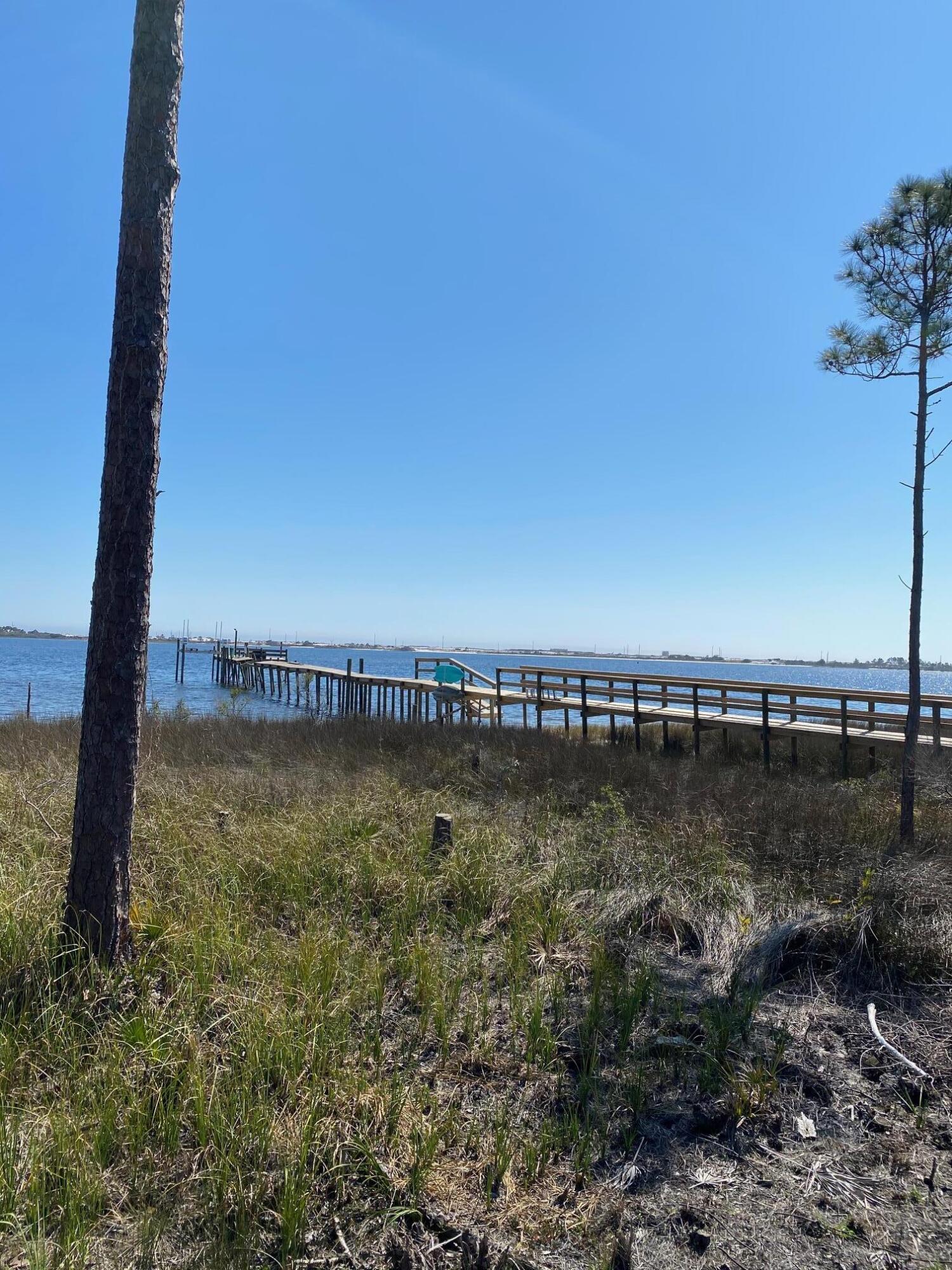 SPARKLING WATERS - Land