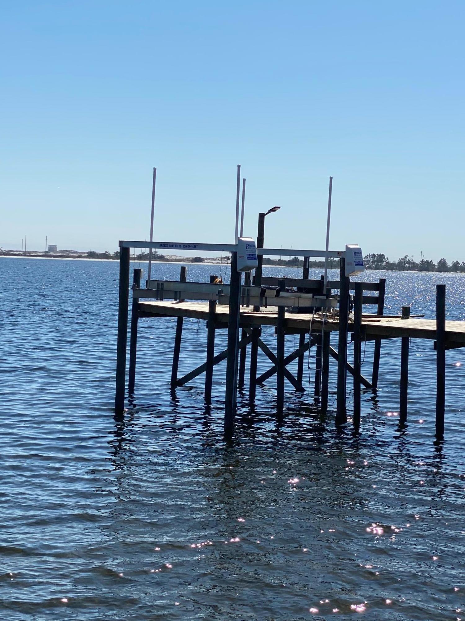 SPARKLING WATERS - Land