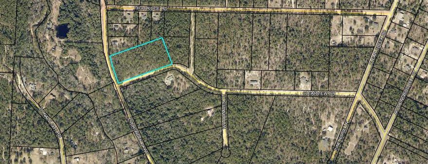 Build your dream home on this secluded, wooded lot! Zoned for single-family residential. Gate at Clearview conveys with property.