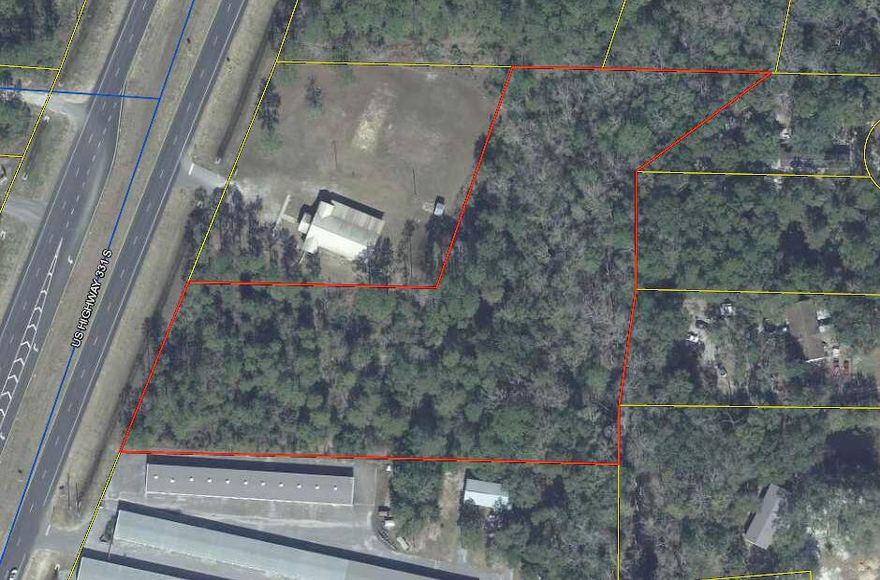 Prime Commercial vacant lot 4.05 Acres, in a high traffic area on the Southside of Freeport. Along the newly expanded Highway 331, less than a 1-mile South from Highway 20 and 1/2-mile South from the Publix shopping center.