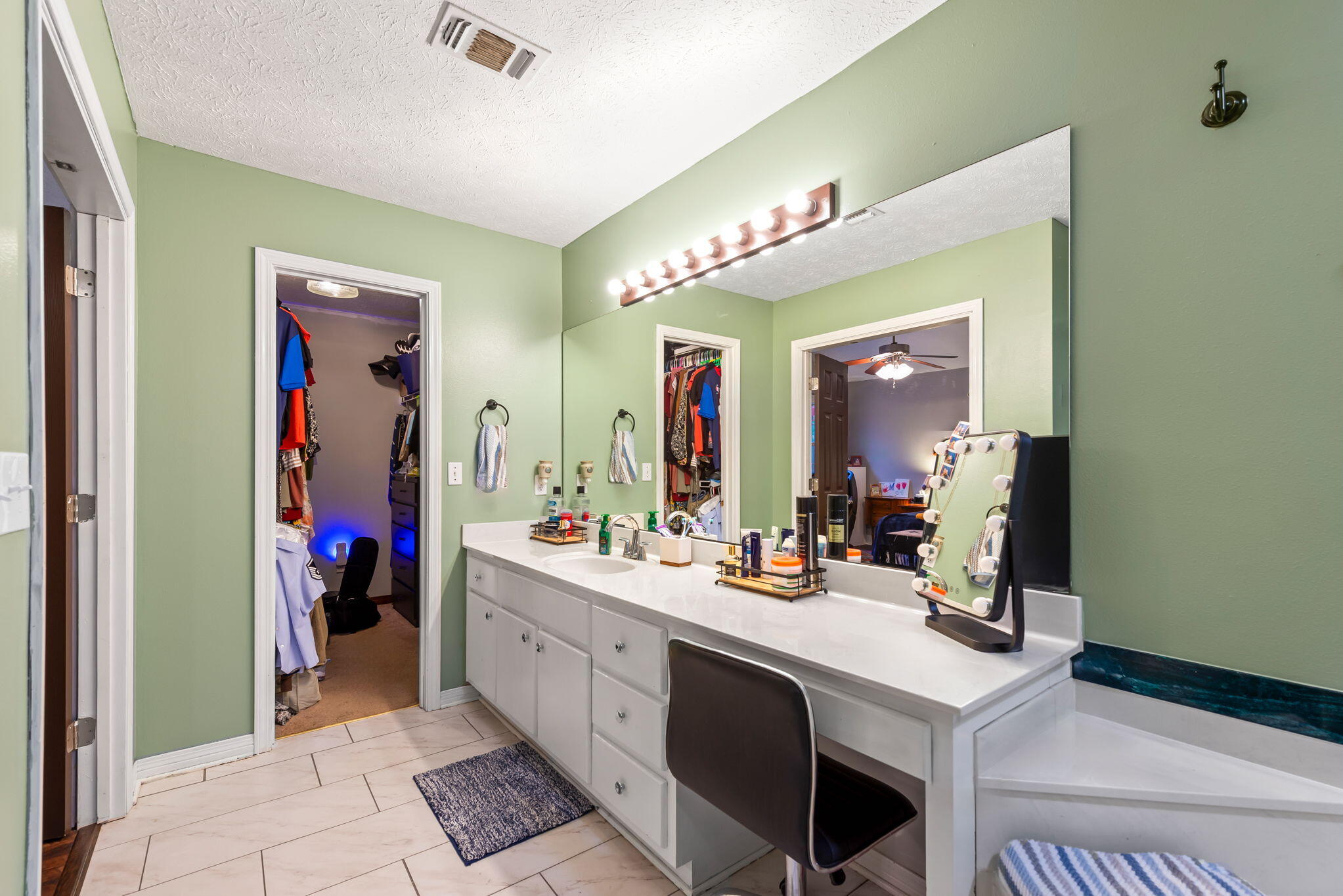 TOM KING ESTATES - Residential