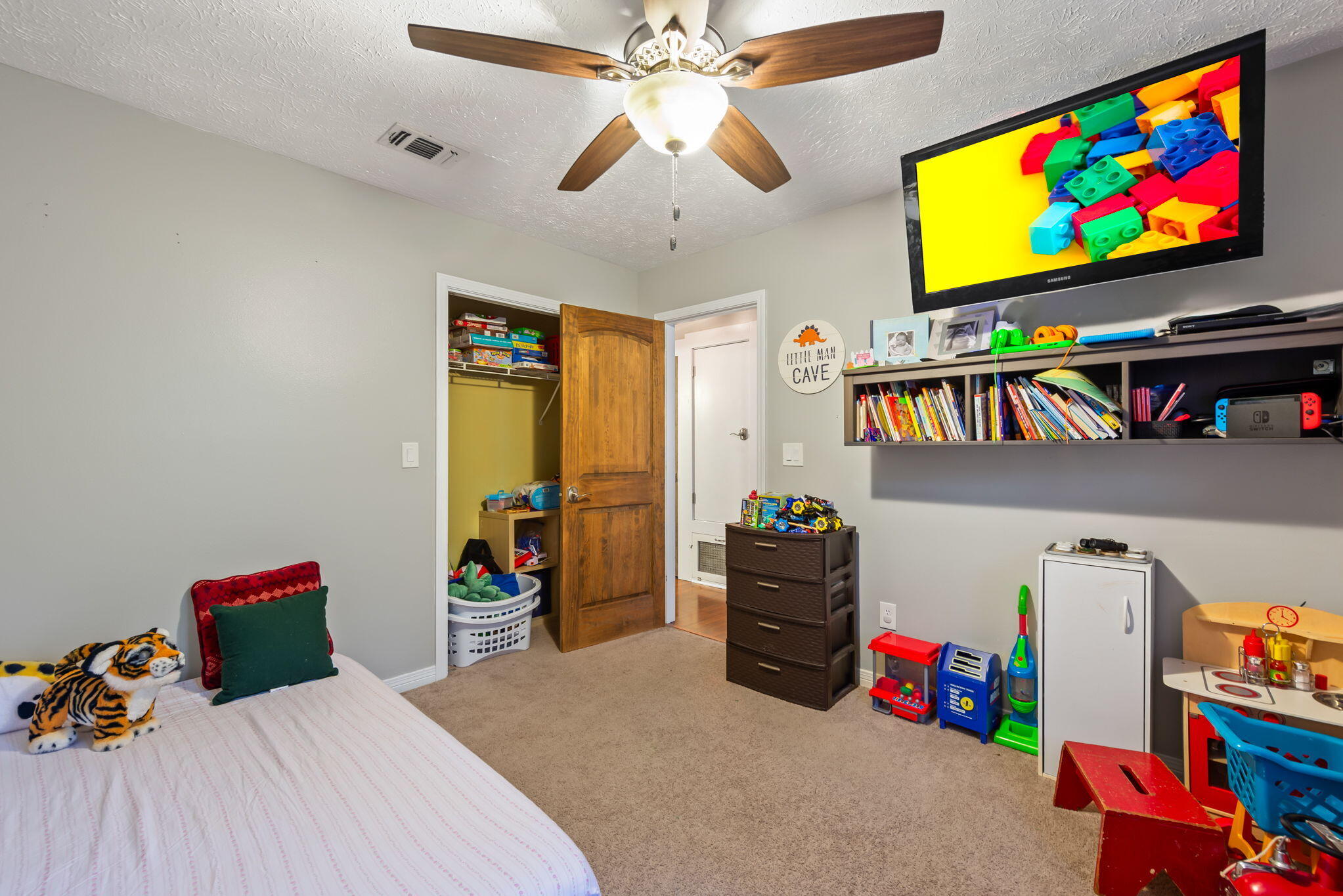 TOM KING ESTATES - Residential