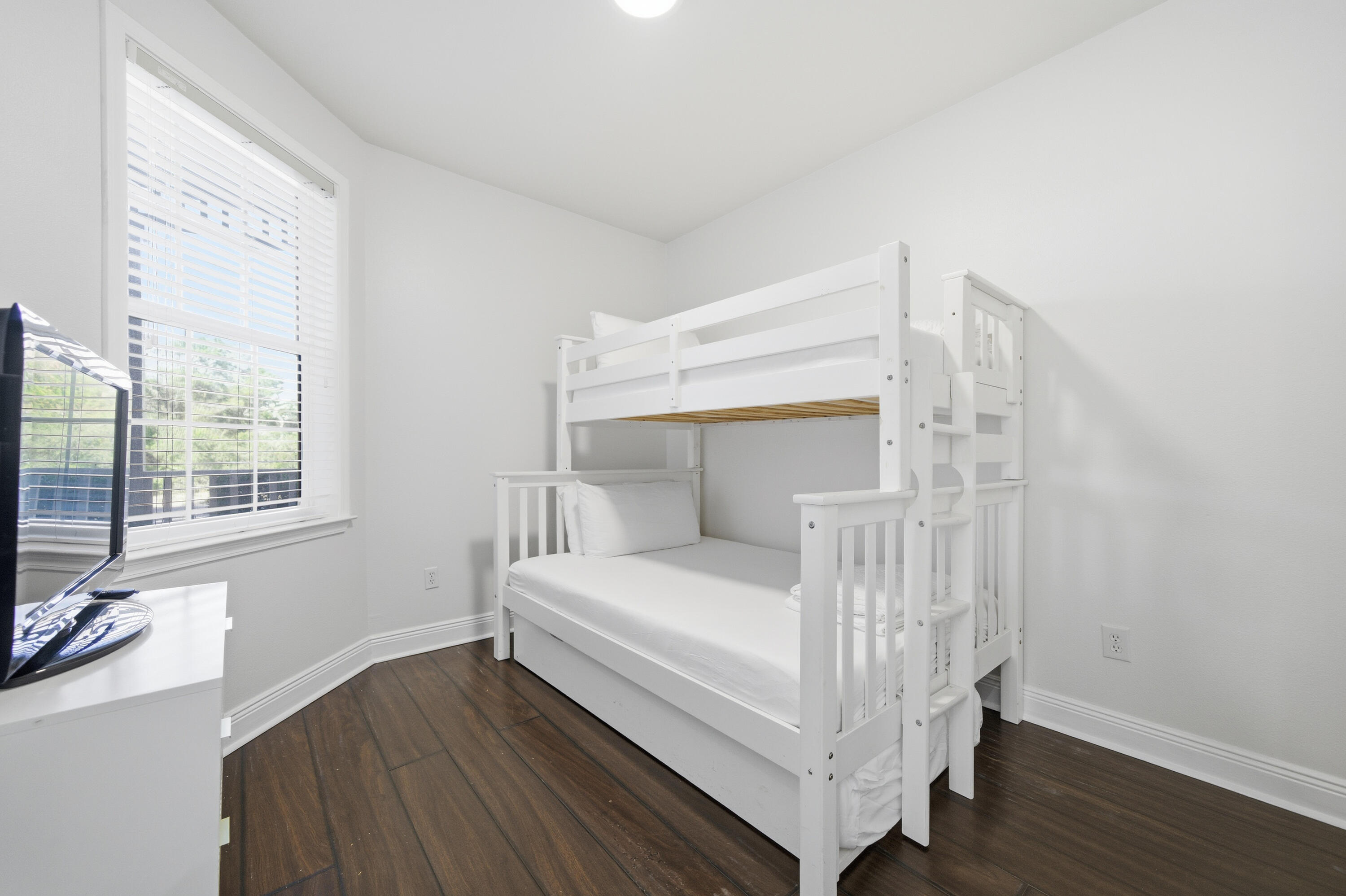 VILLAGE AT BLUE MOUNTAIN BEACH - Residential