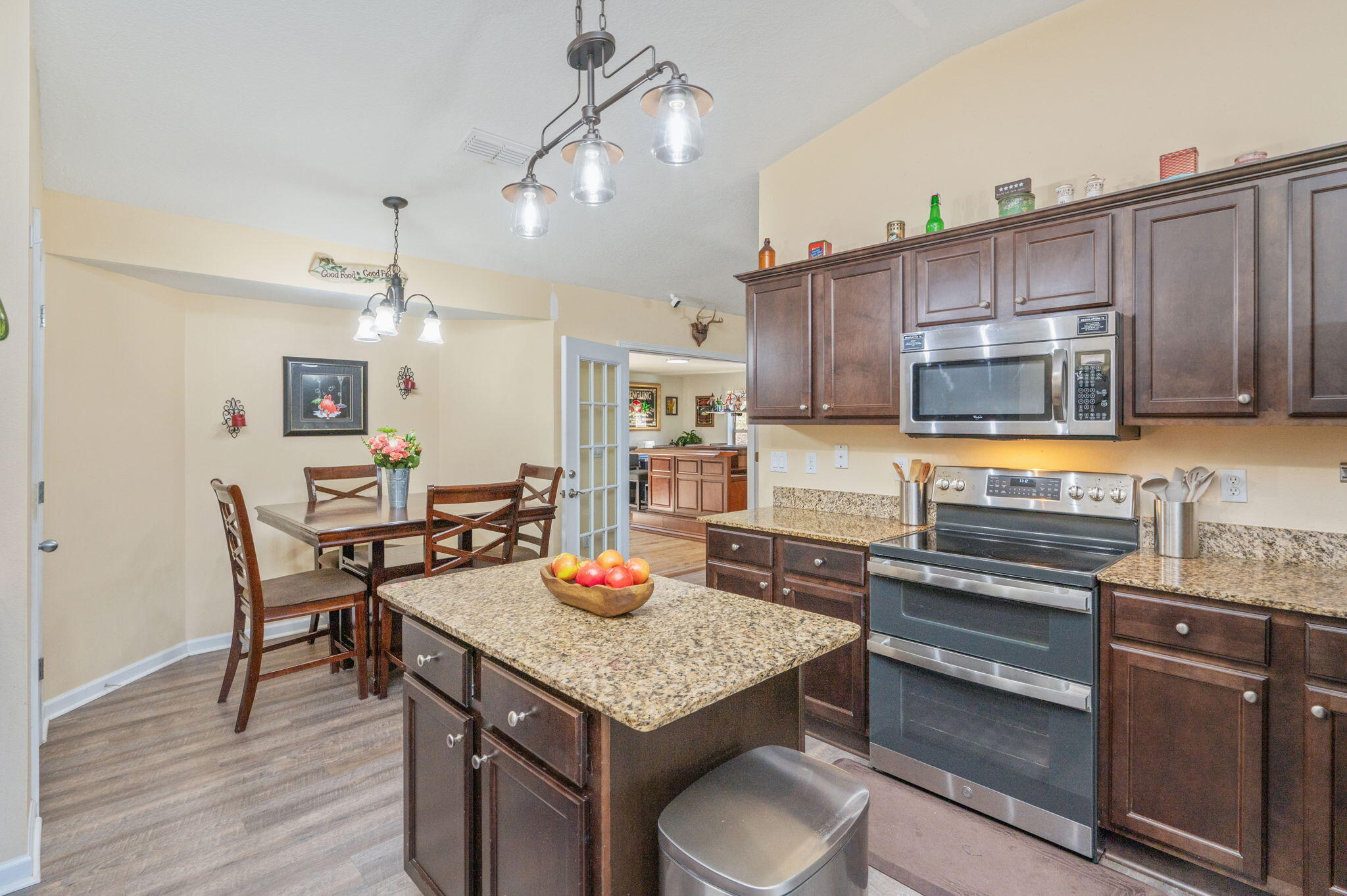 SILVER SPRINGS EST - Residential