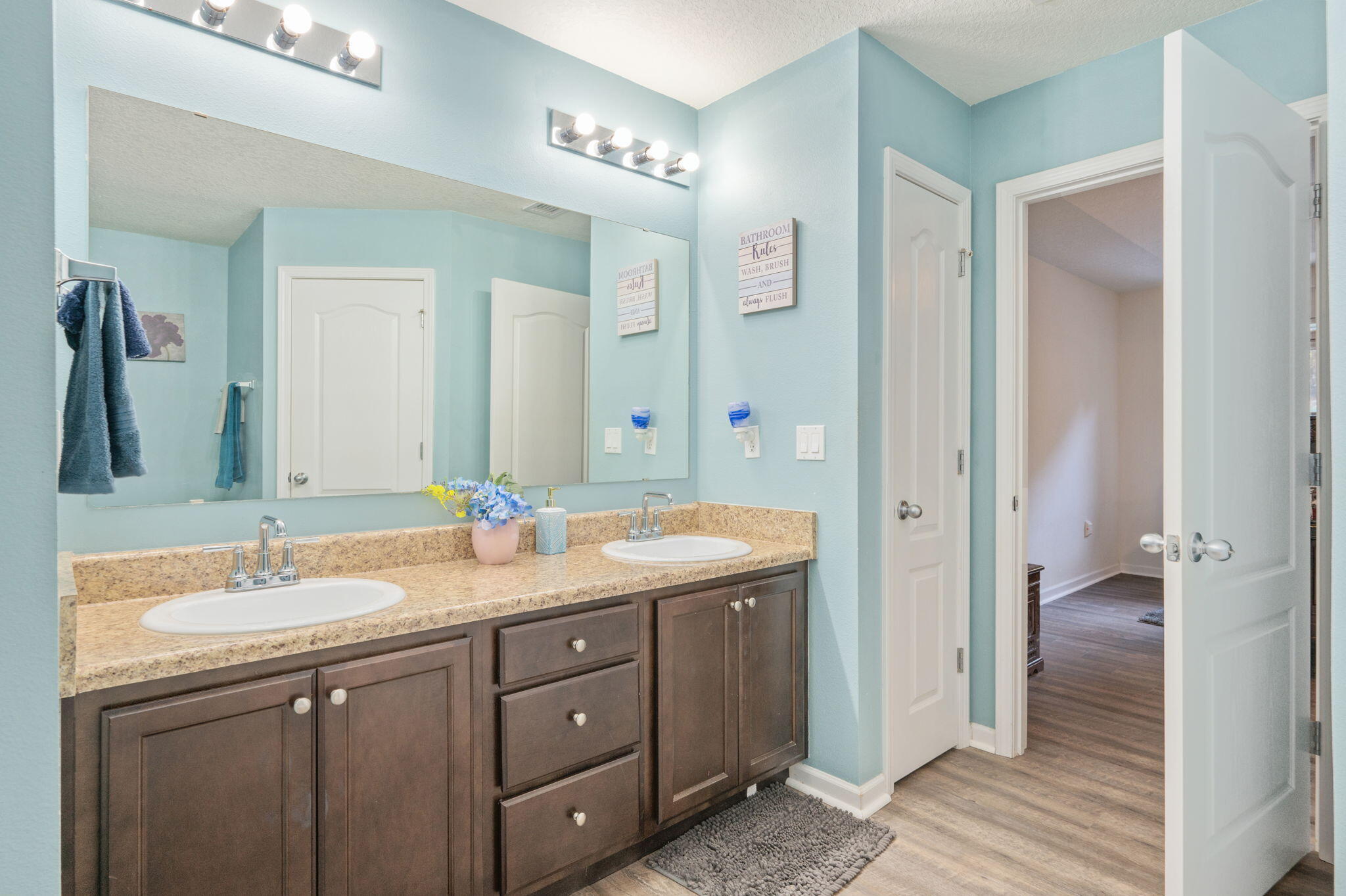 SILVER SPRINGS EST - Residential