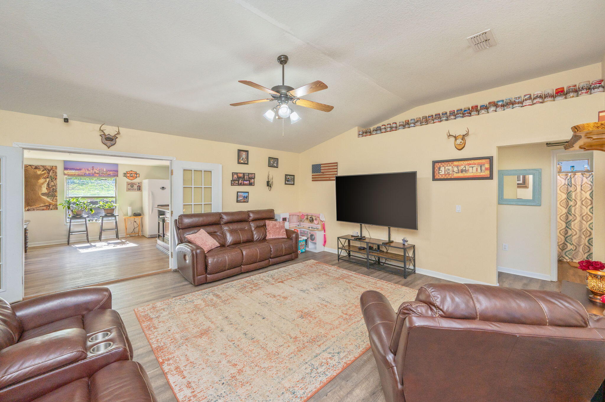 SILVER SPRINGS EST - Residential